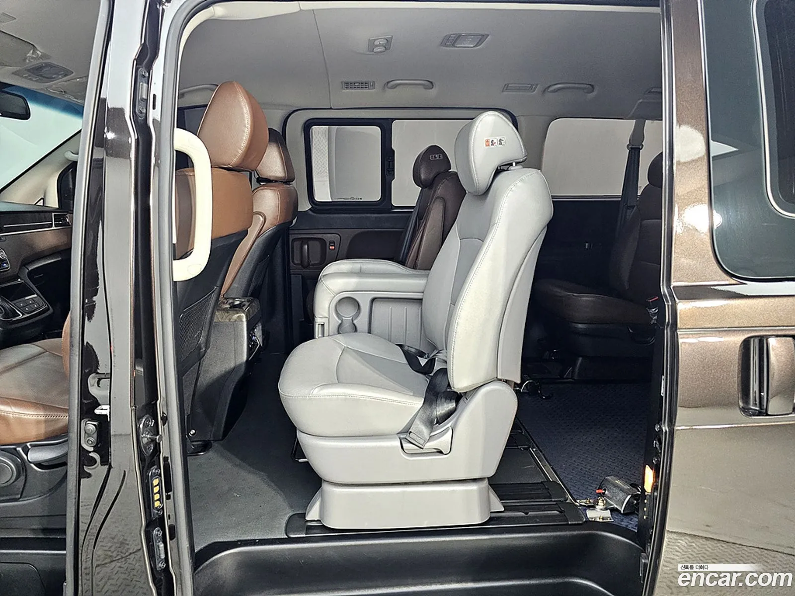 Hyundai Grand Starex 2018 — 6