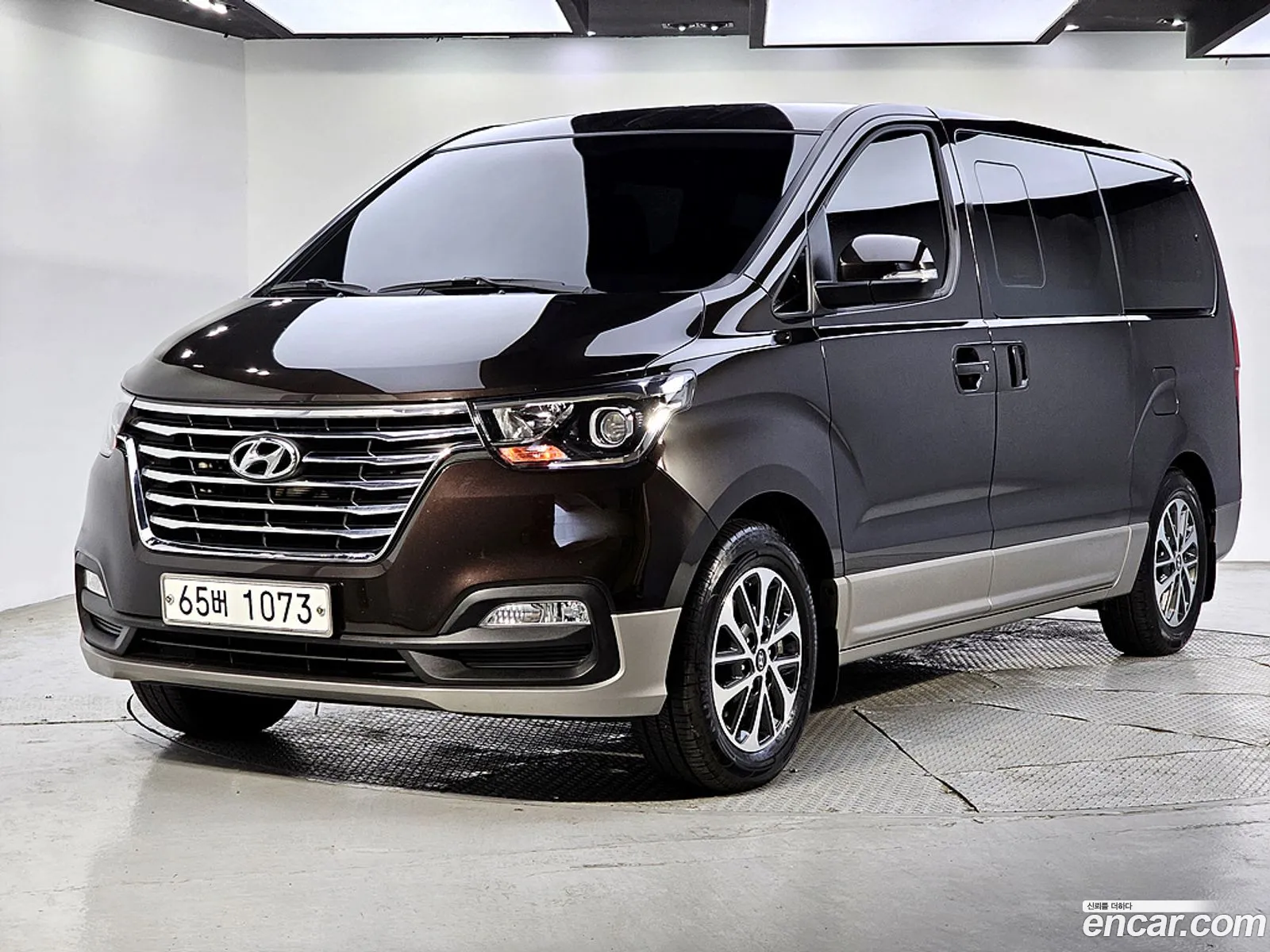 Hyundai Grand Starex 2018 — 17