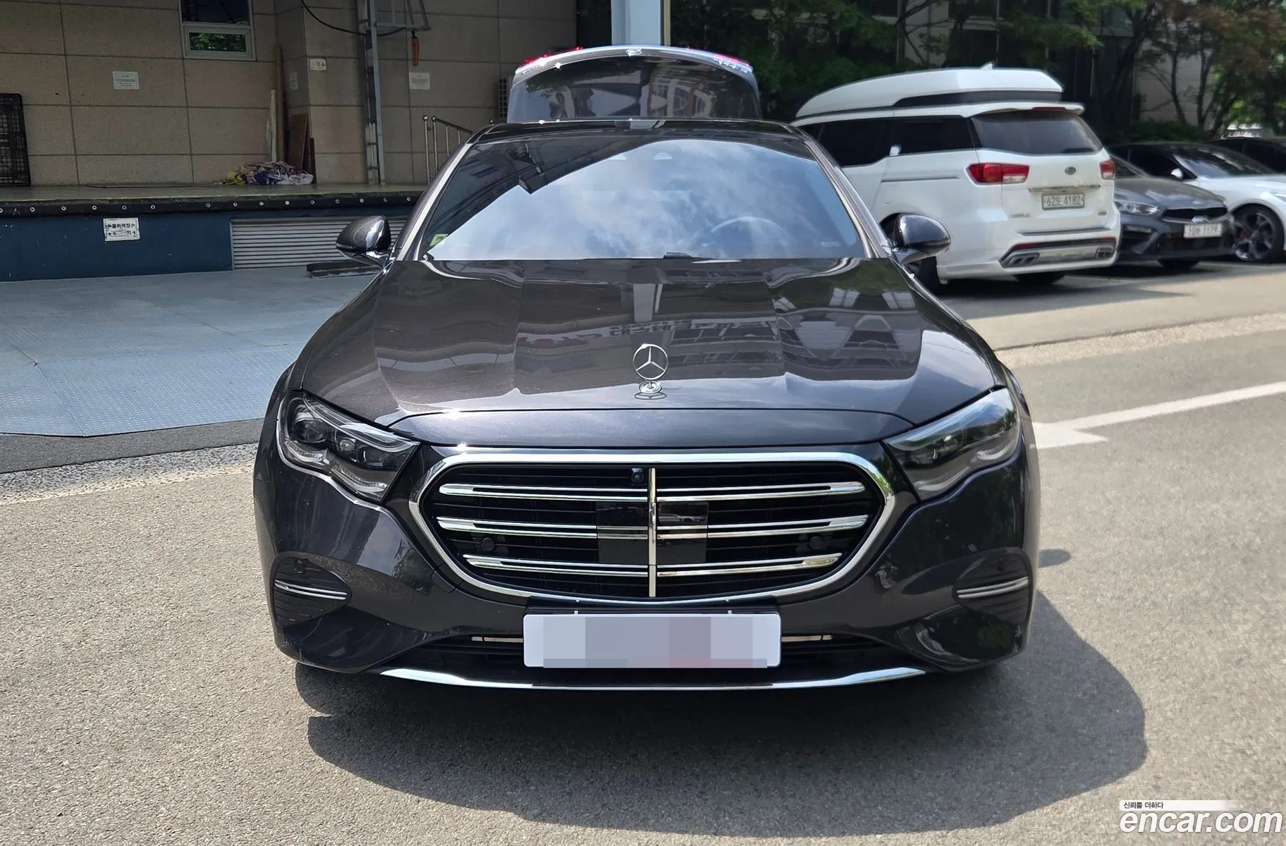 Mercedes-Benz E-Class W214 2025 — 11