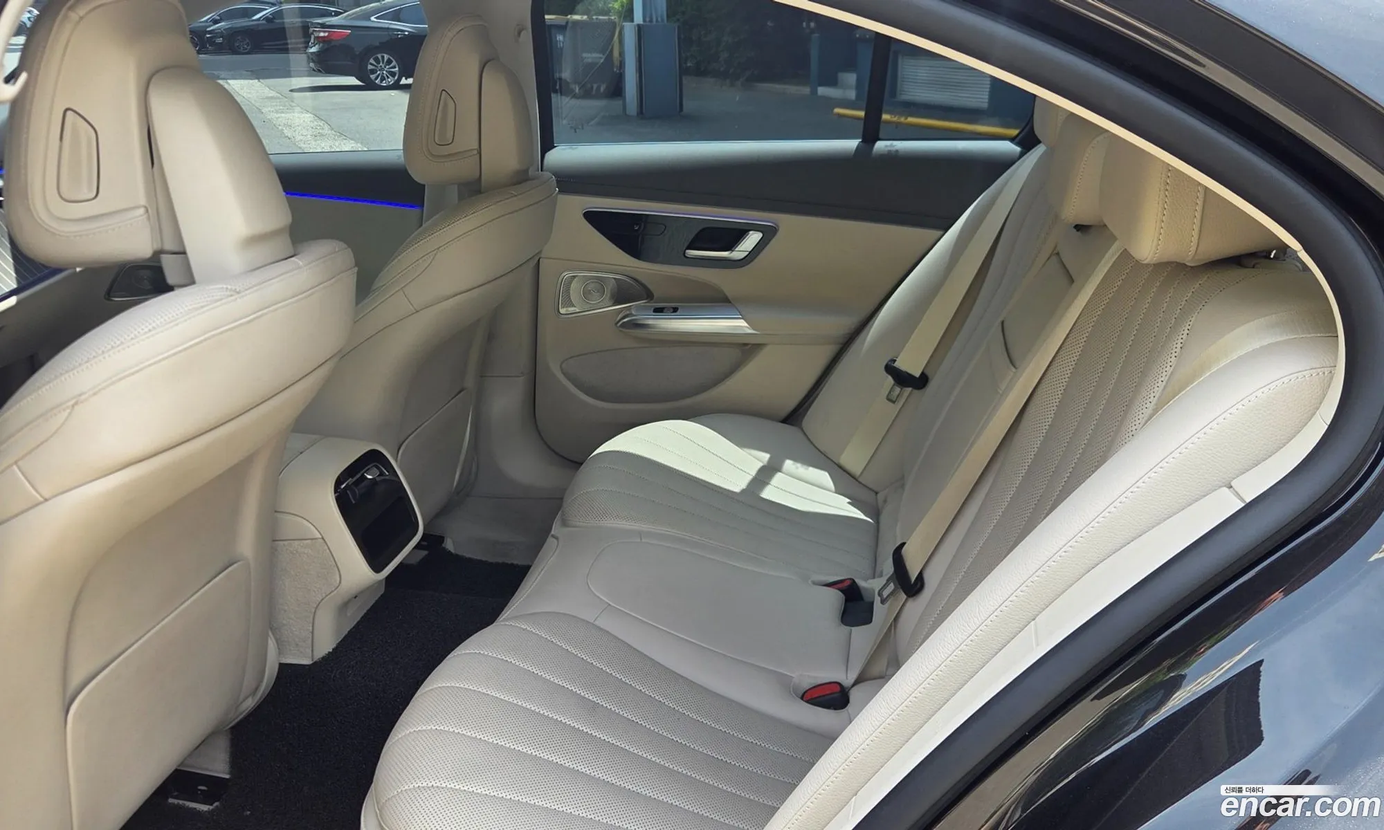 Mercedes-Benz E-Class W214 2025 — 14