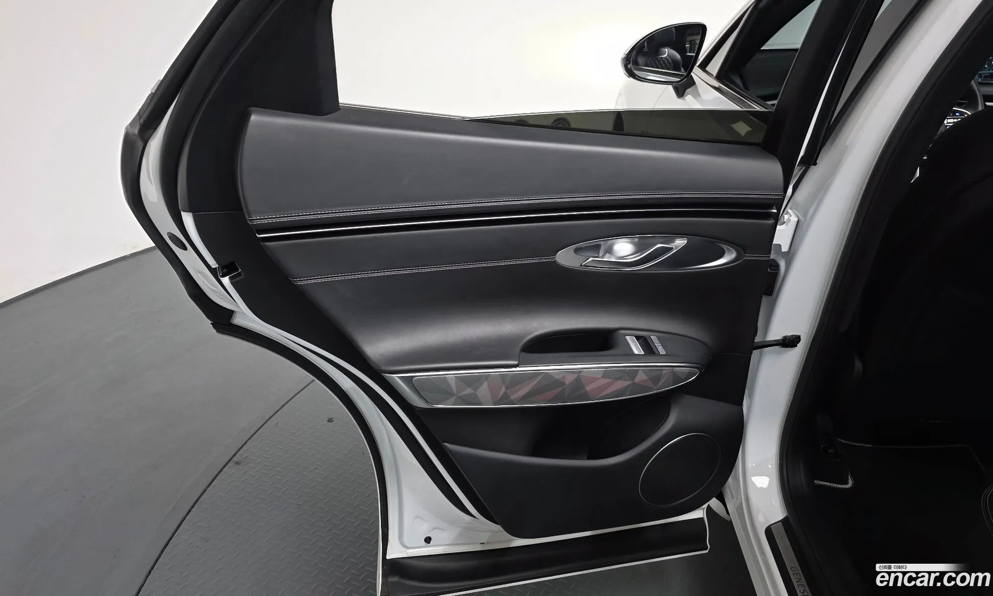 Genesis GV70 2021 — 24