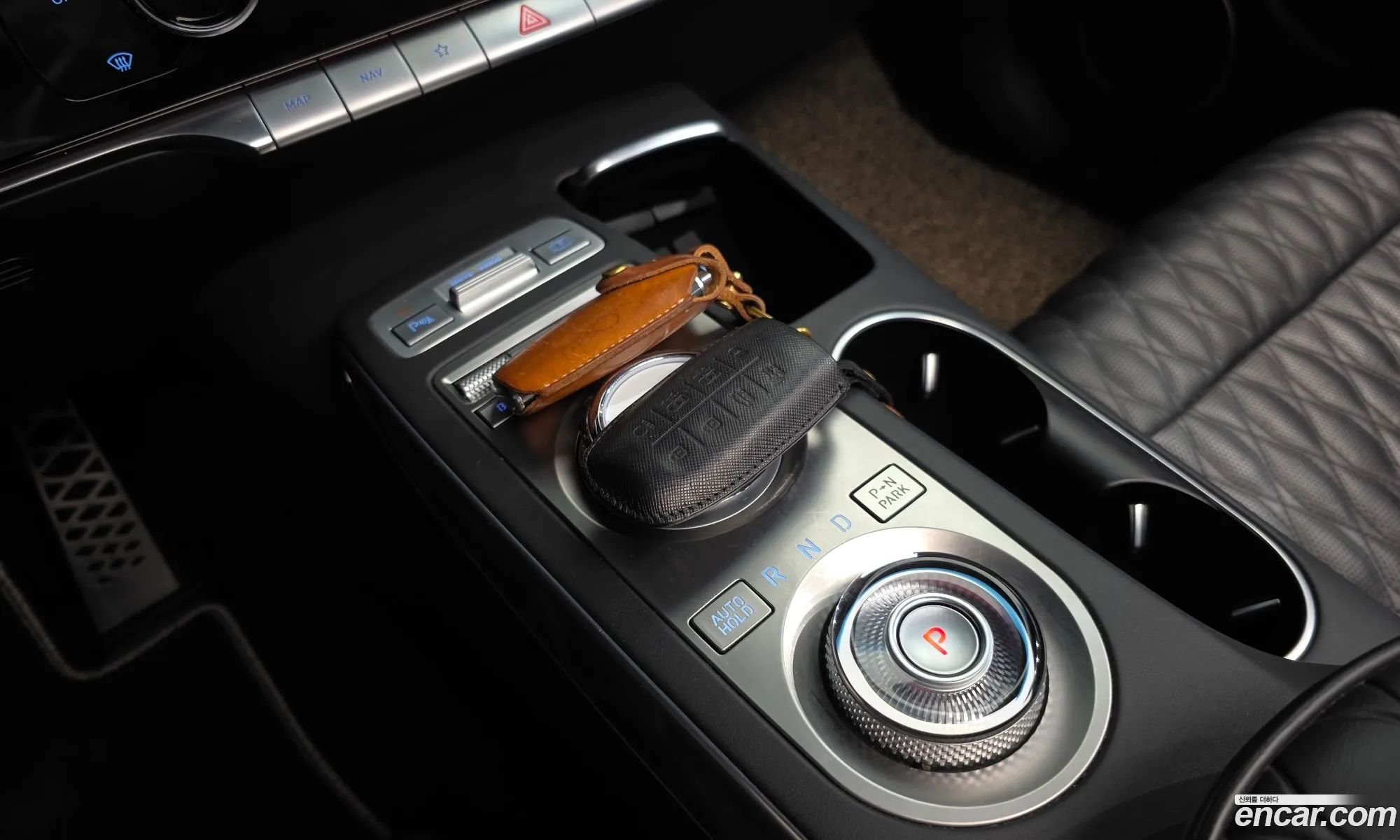Genesis GV70 2021 — 16