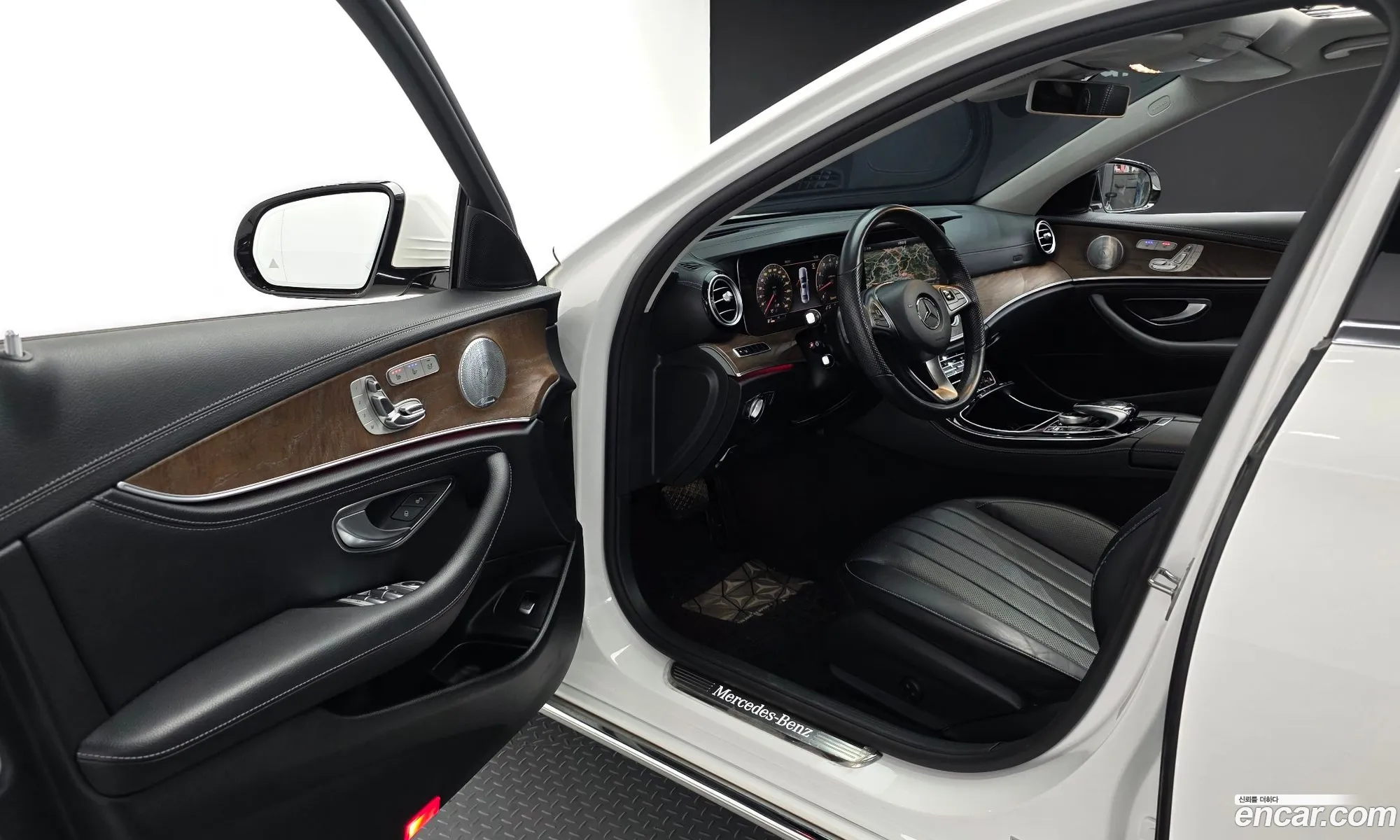 Mercedes-Benz E-Class W213 2018 — 15