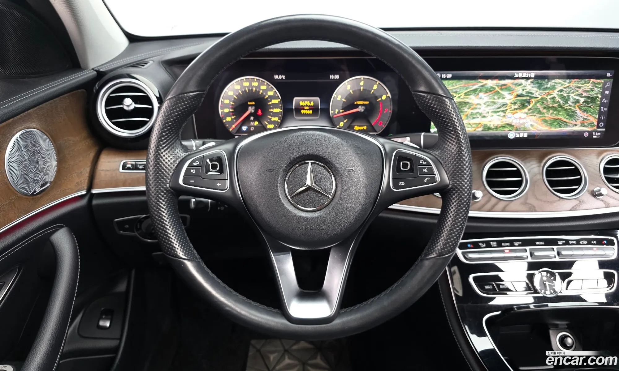 Mercedes-Benz E-Class W213 2018 — 12