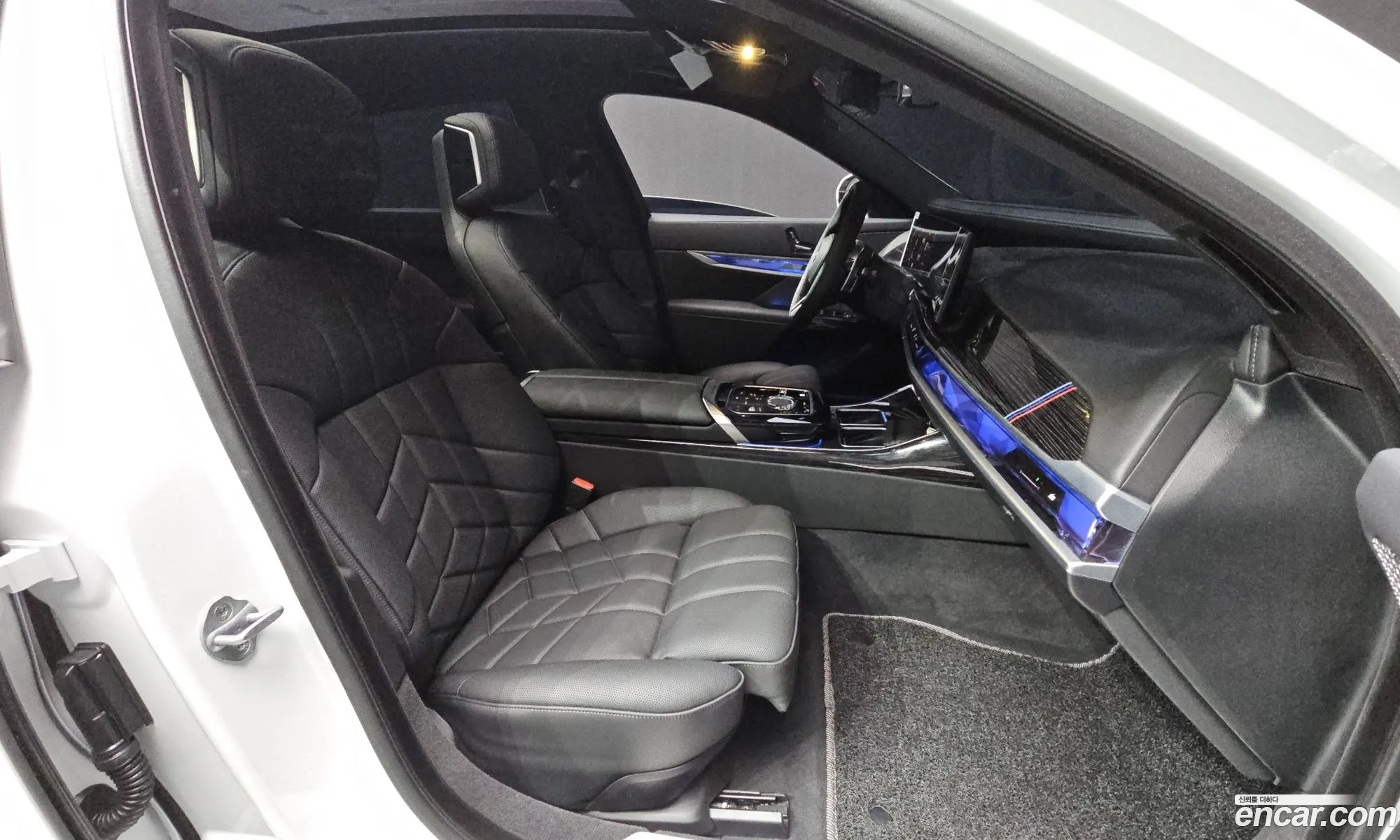 BMW 7 Series 2025 WBA21EJ05SCU45740 — 17
