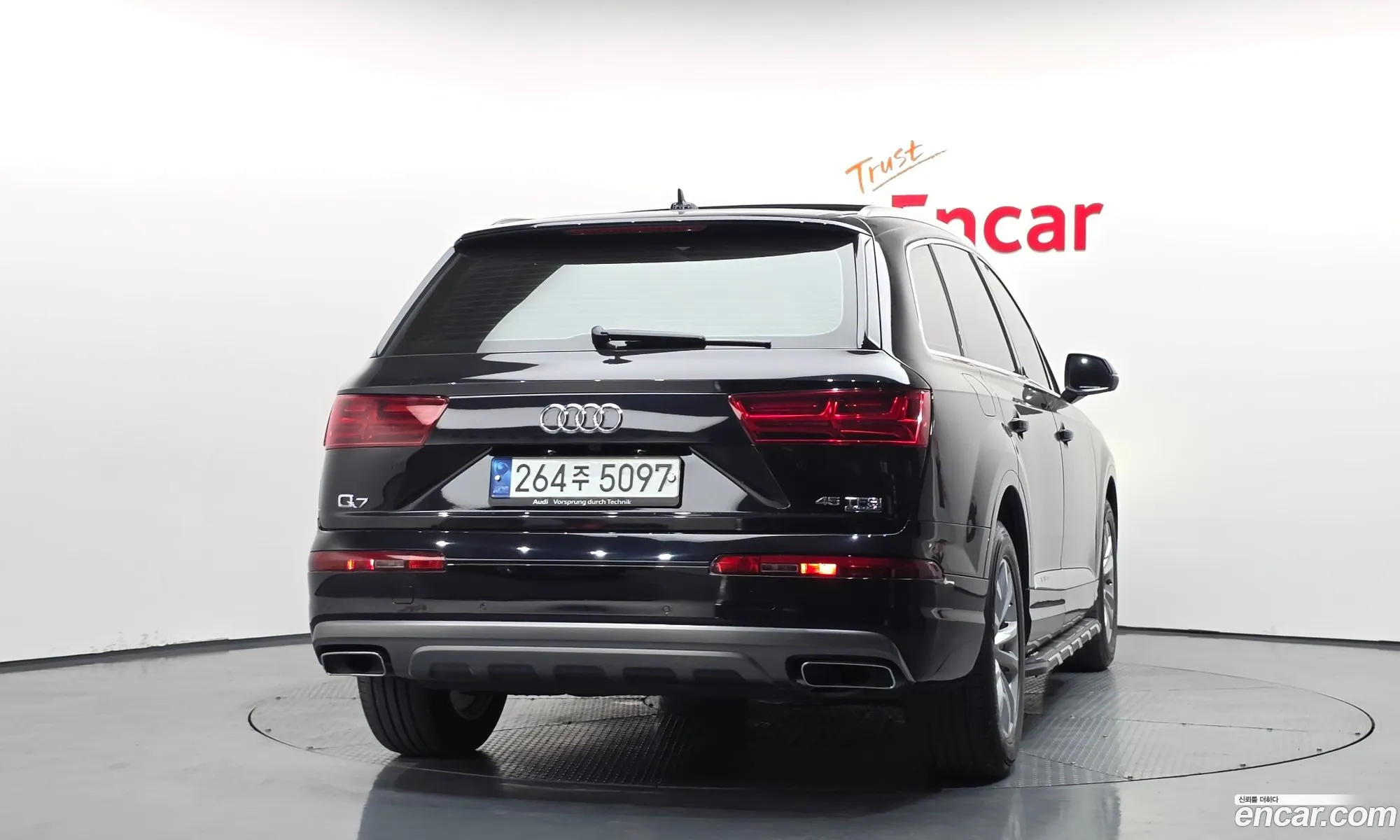 Audi Q7 2019 WAUZZZ4M5KD042719 — 5