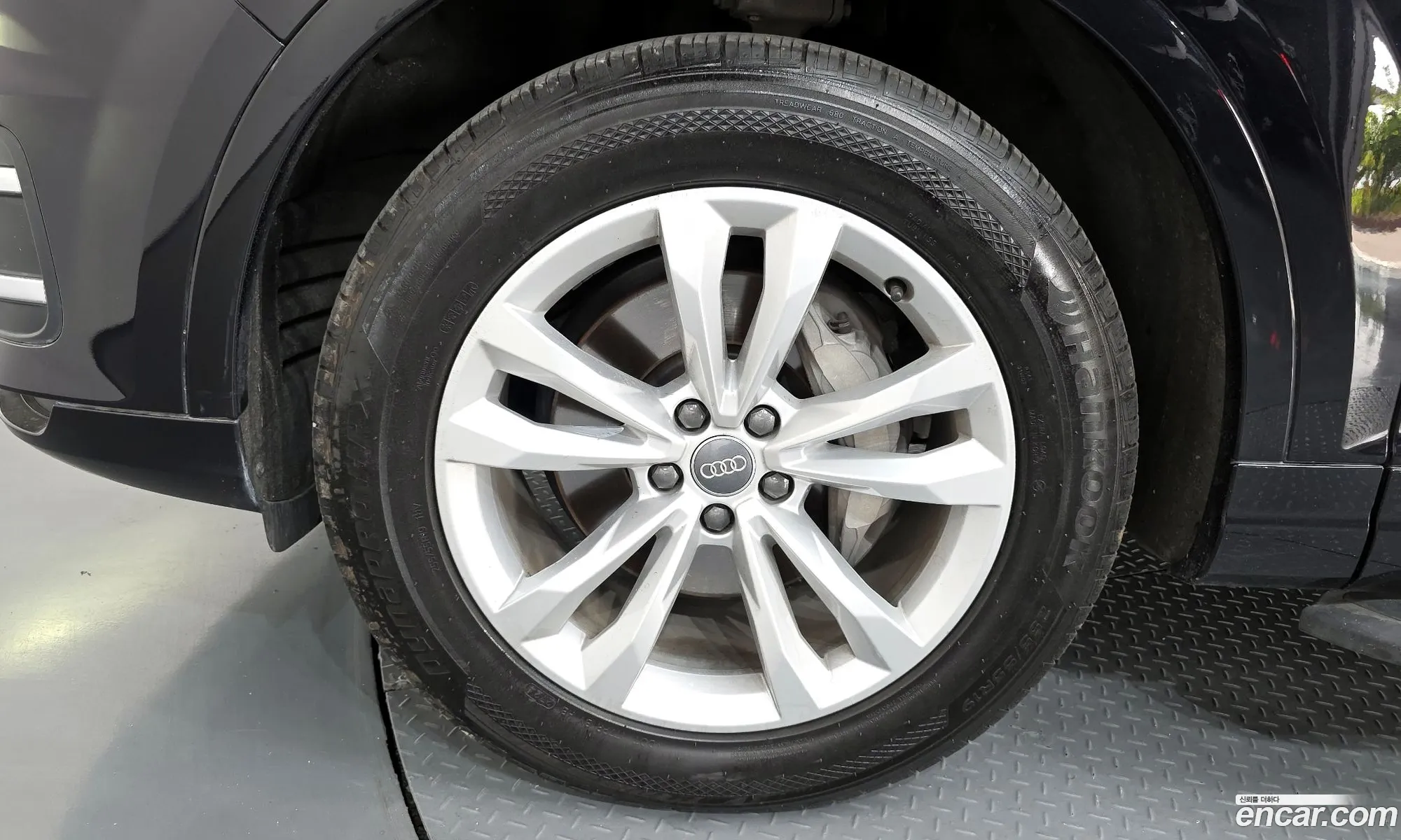 Audi Q7 2019 WAUZZZ4M5KD042719 — 7