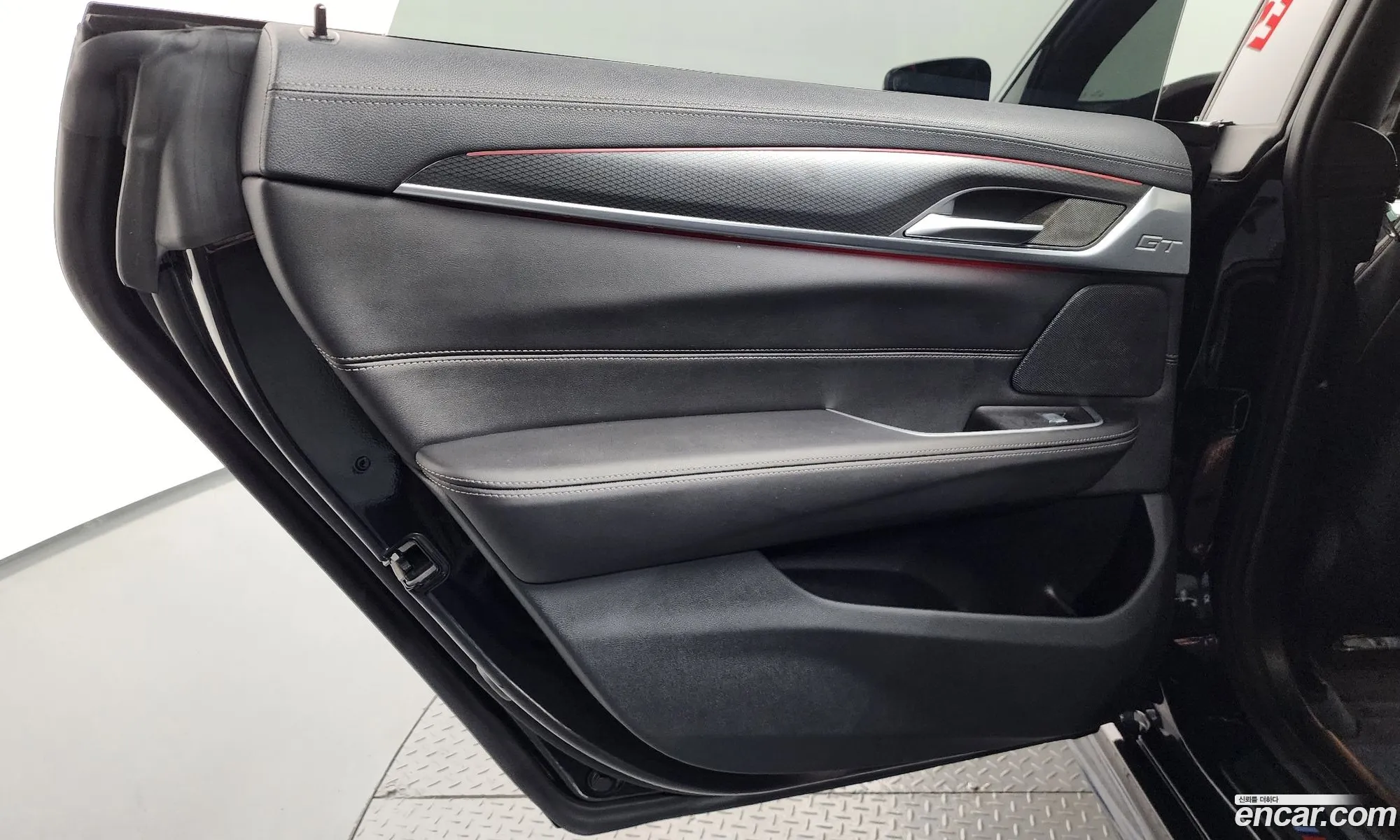 BMW 6 Series GT 2023 — 12