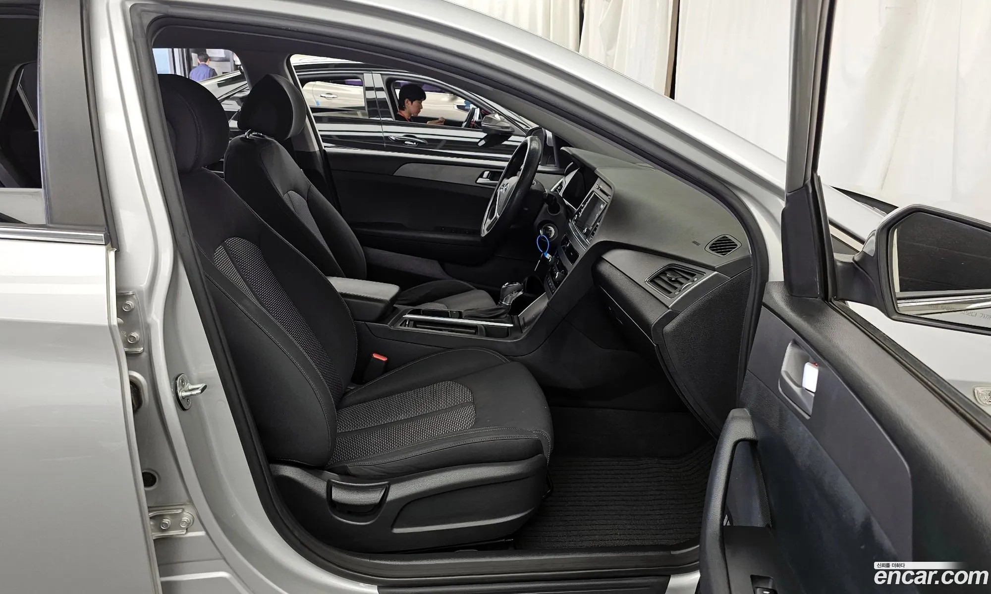 Hyundai LF Sonata 2014 — 16