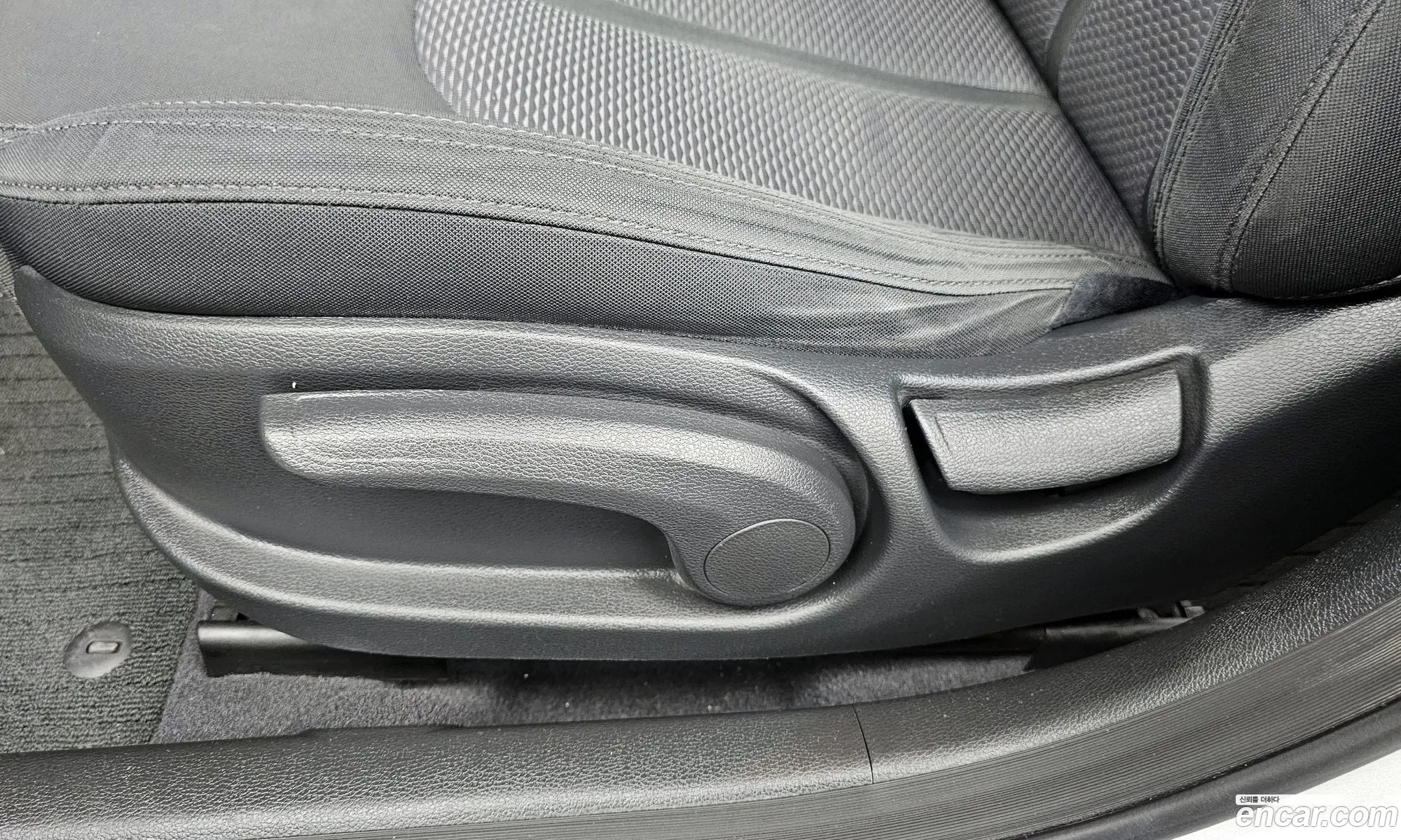 Hyundai LF Sonata 2014 — 23