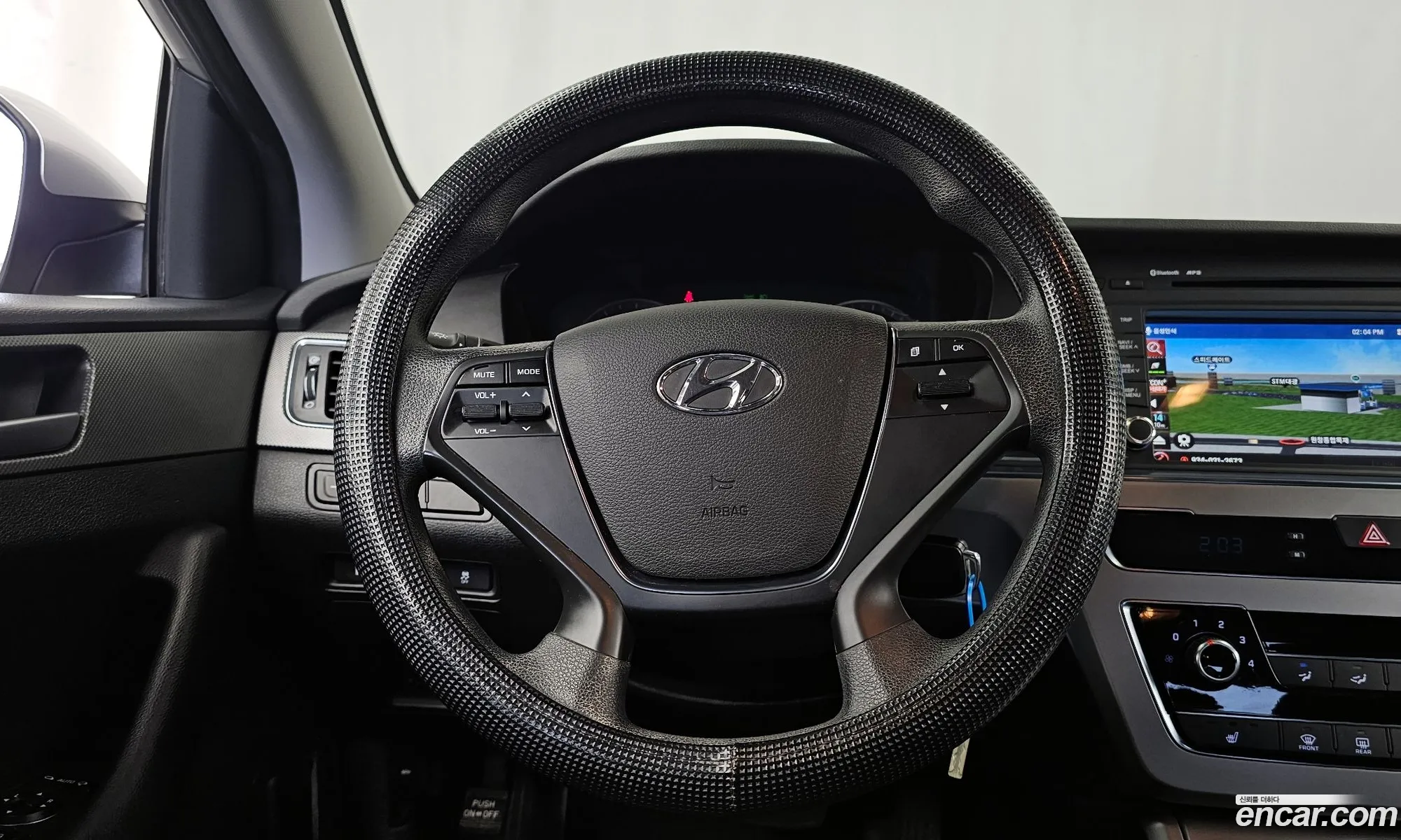 Hyundai LF Sonata 2014 — 25