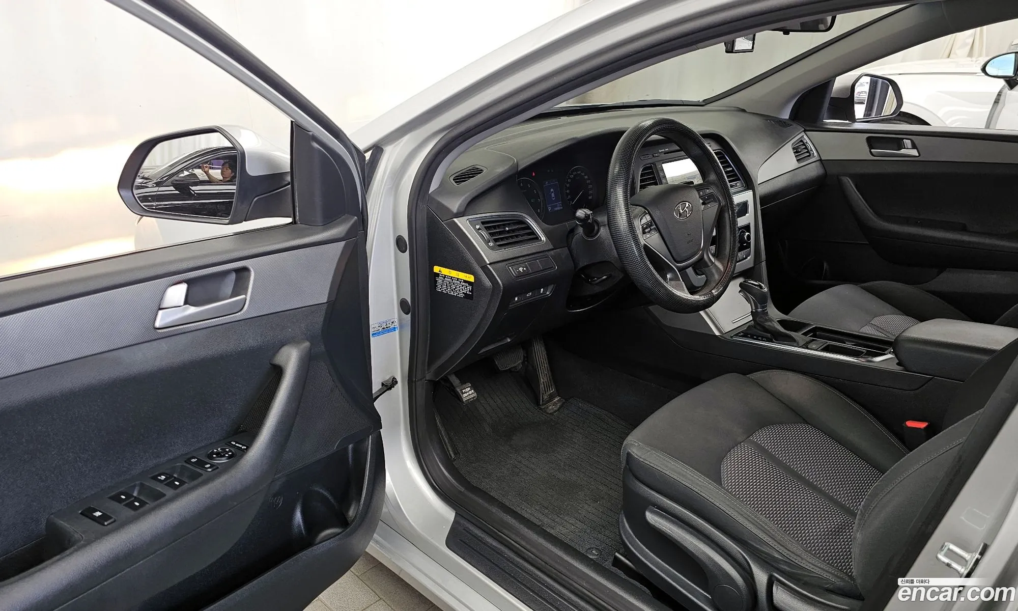 Hyundai LF Sonata 2014 — 28