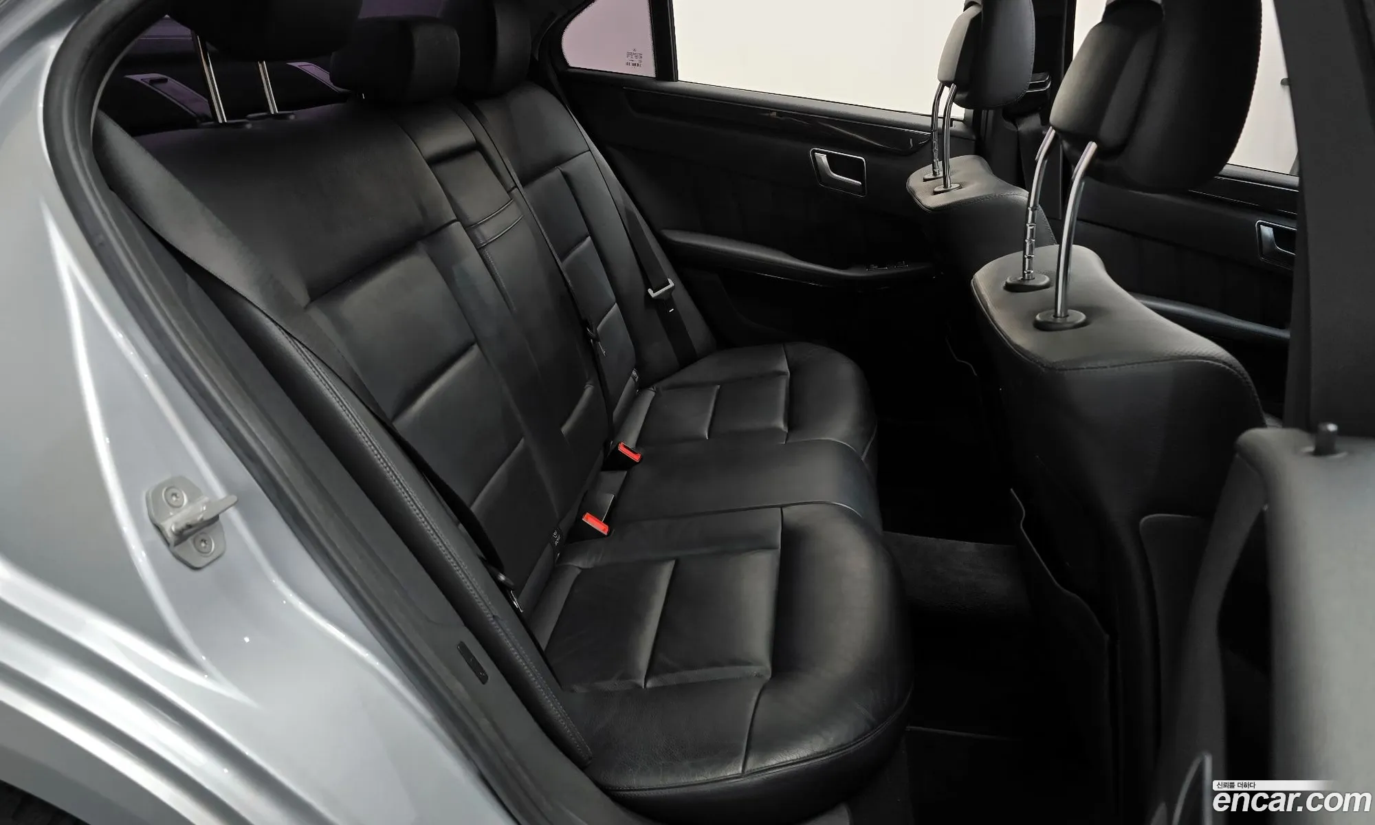 Mercedes-Benz E-Class W212 2013 WDDHF8CB8DA766688 — 18