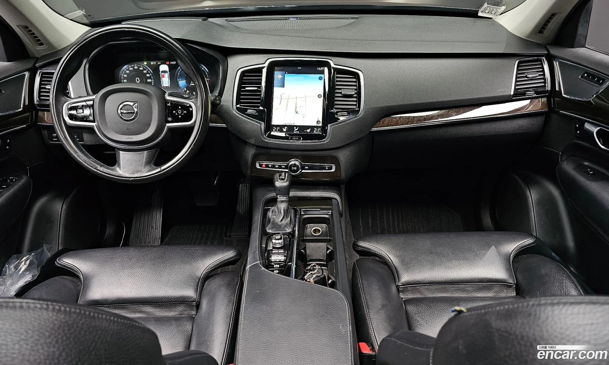 Volvo XC90 2017 — 22
