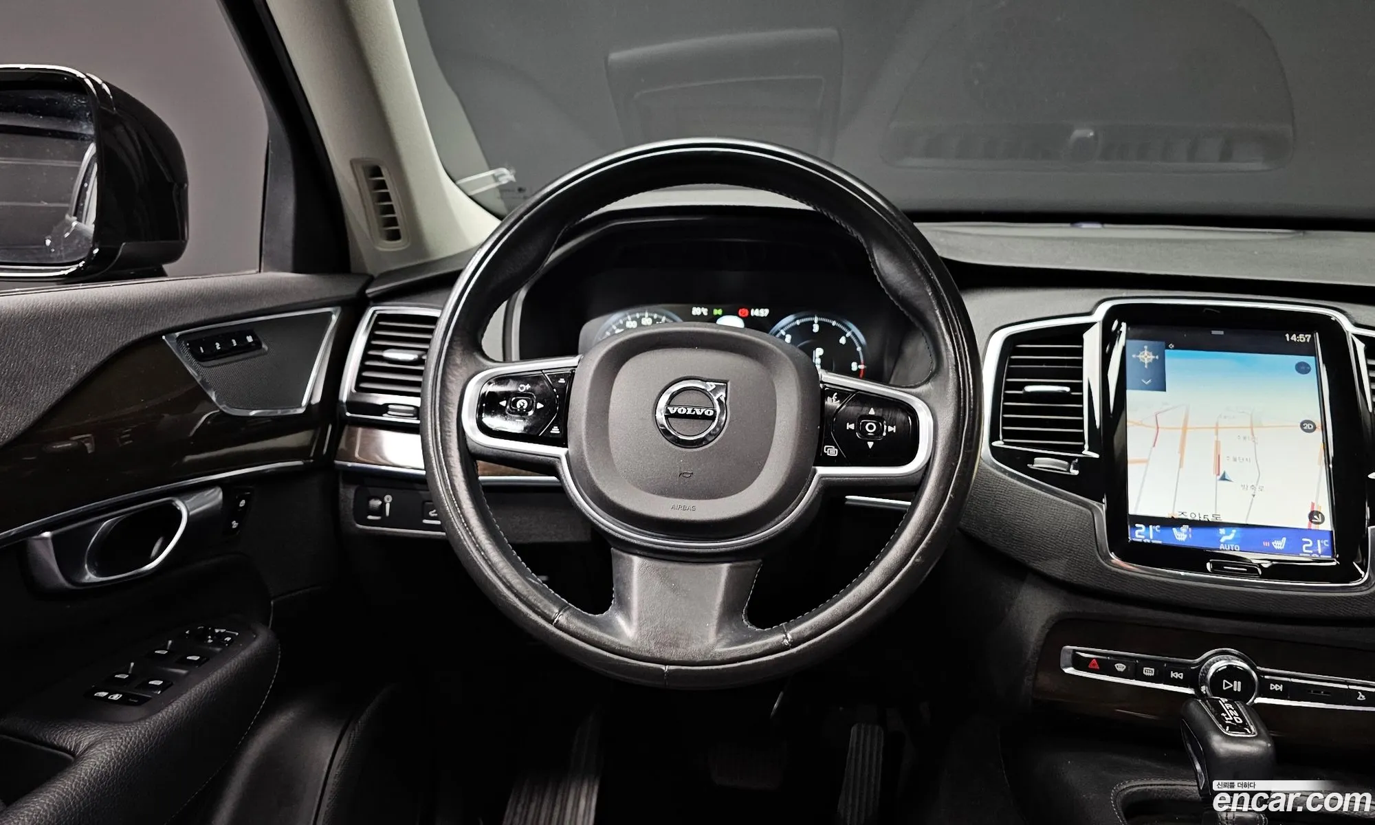 Volvo XC90 2017 — 8