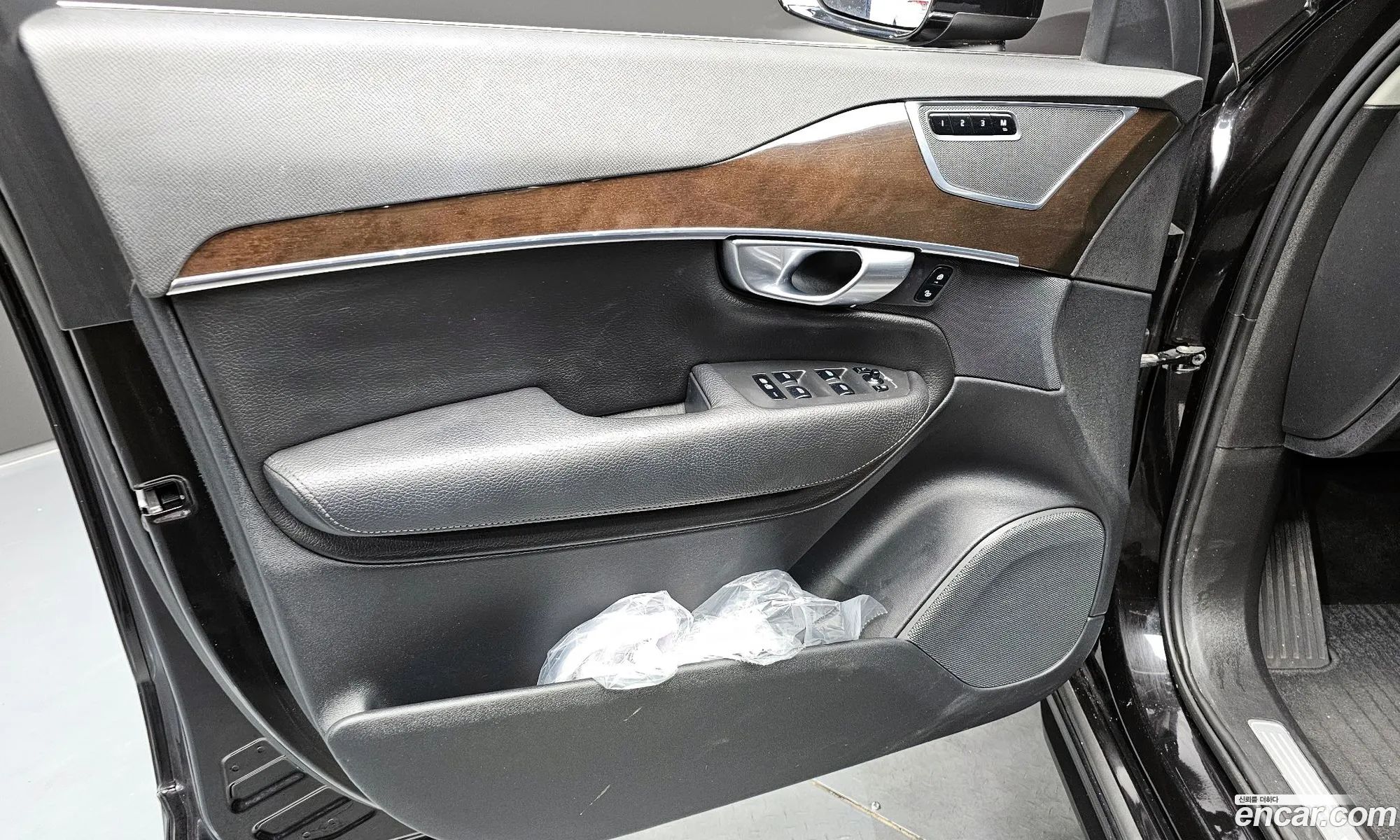 Volvo XC90 2017 — 11