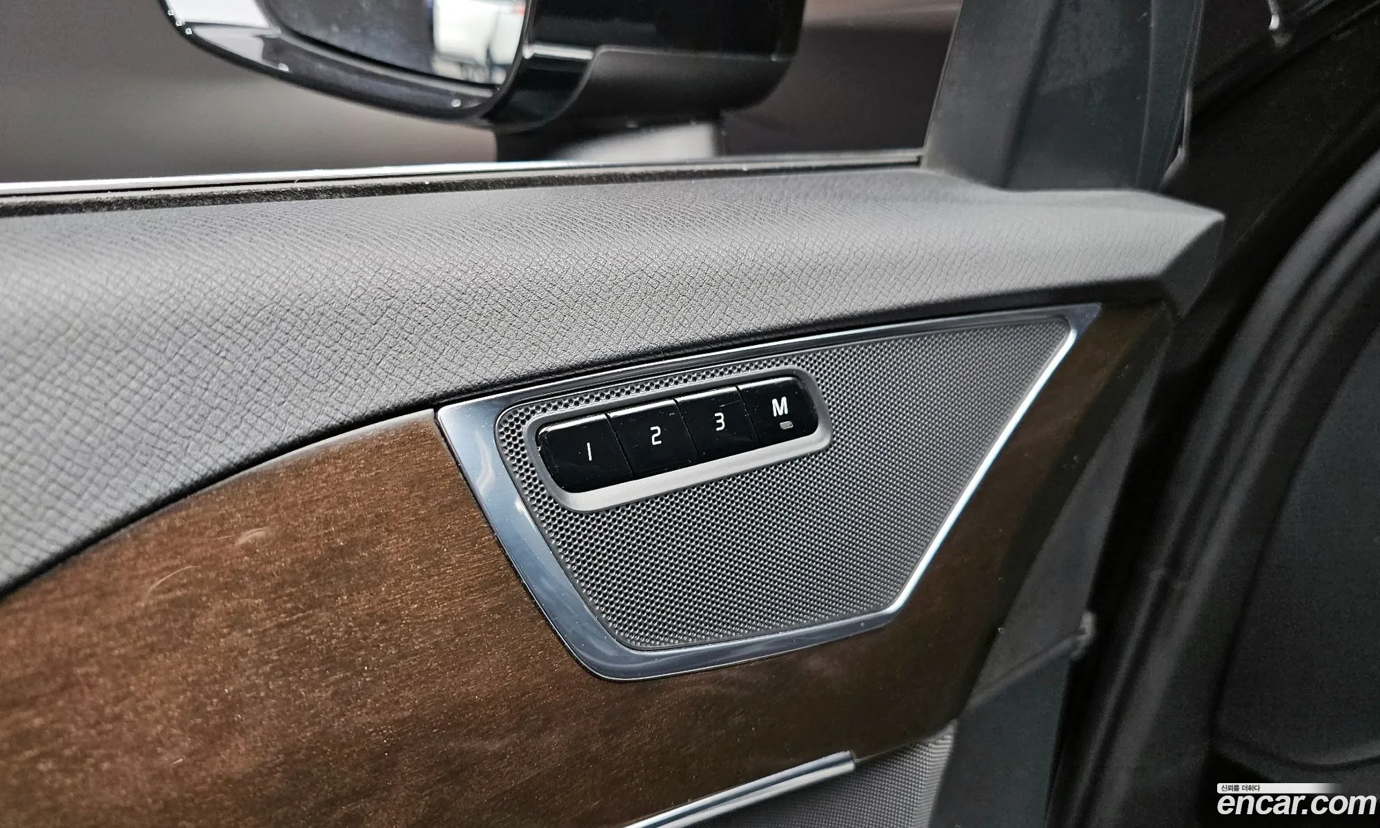 Volvo XC90 2017 — 27