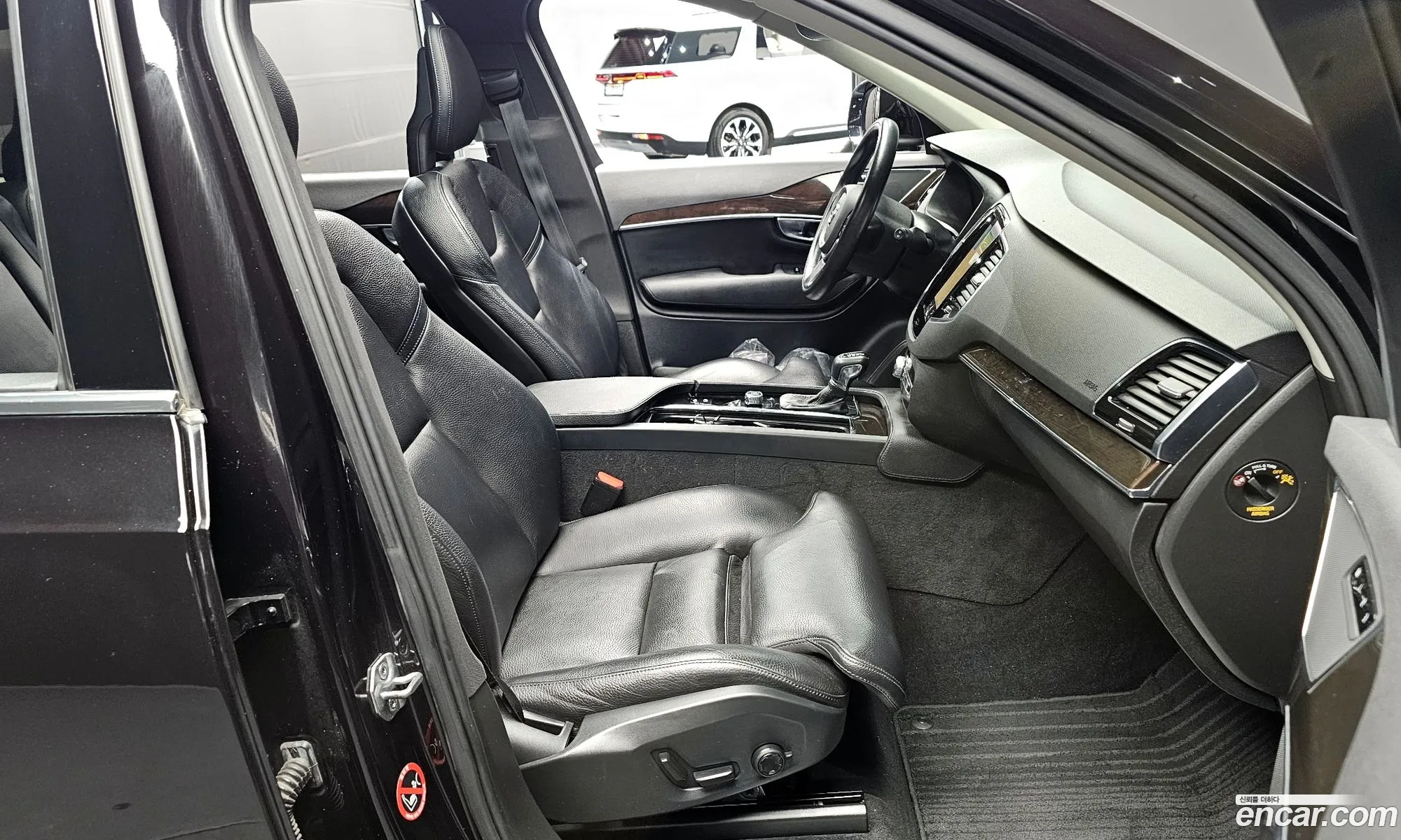 Volvo XC90 2017 — 14
