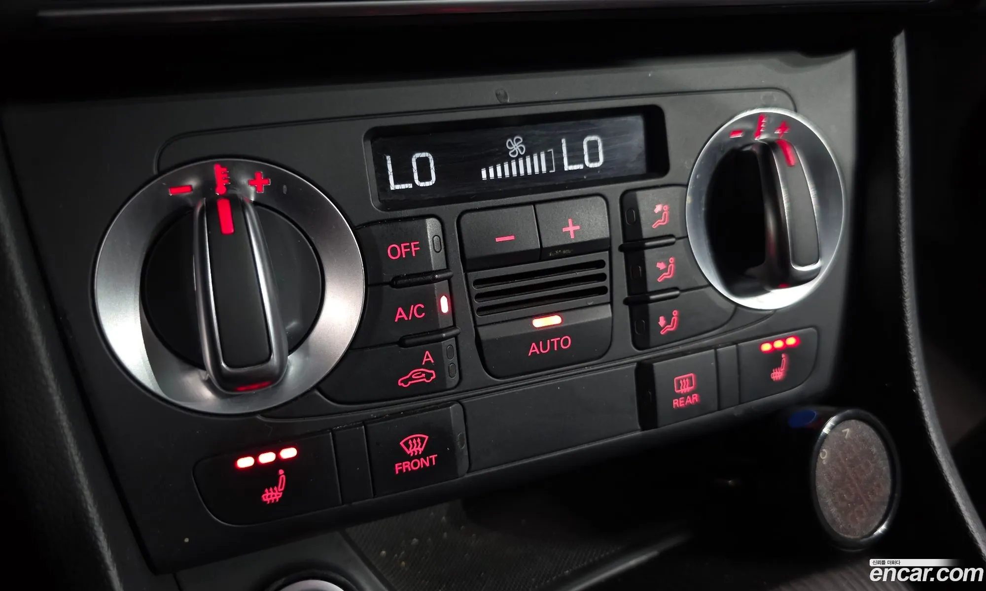 Audi Q3 2014 WAUZZZ8U0FR001997 — 3
