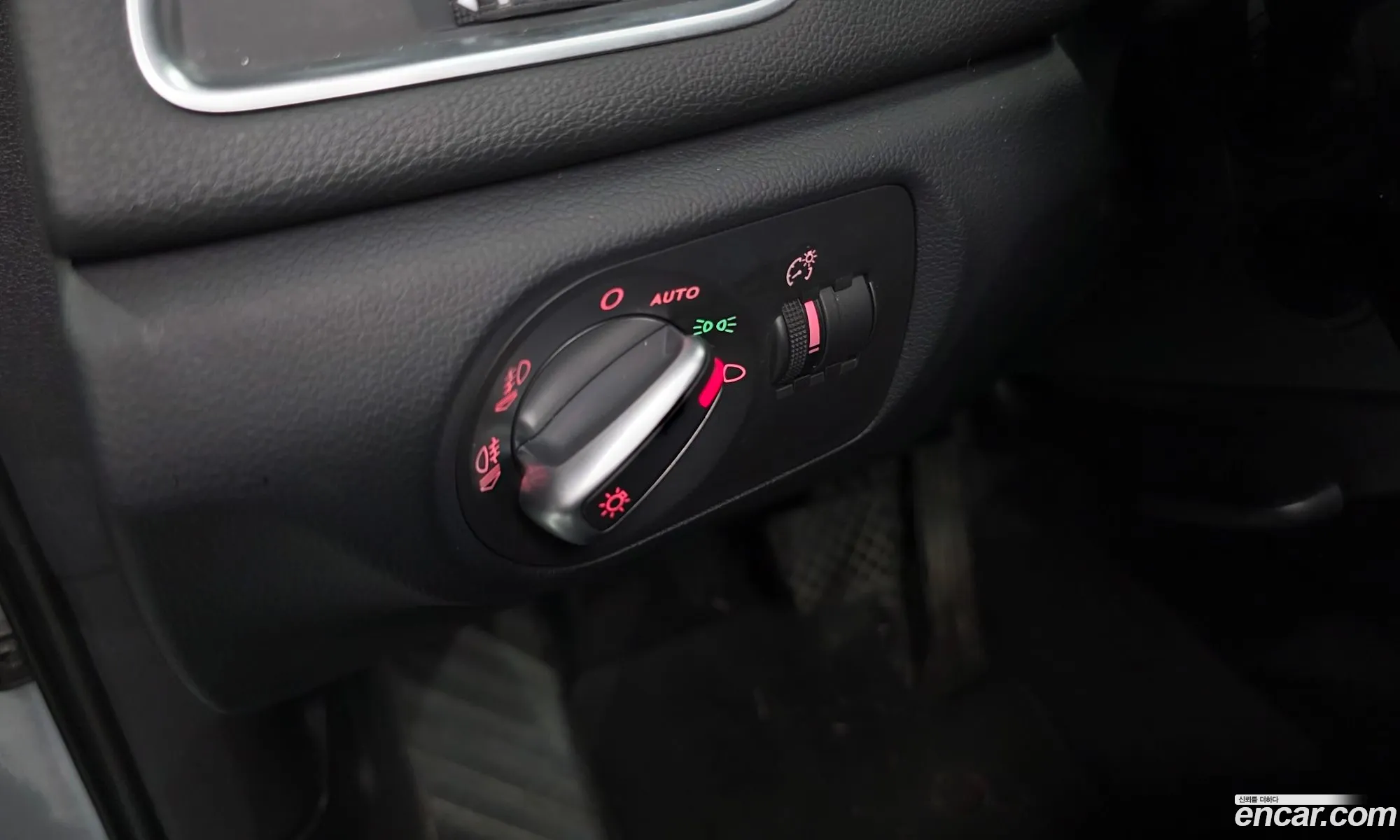 Audi Q3 2014 WAUZZZ8U0FR001997 — 17