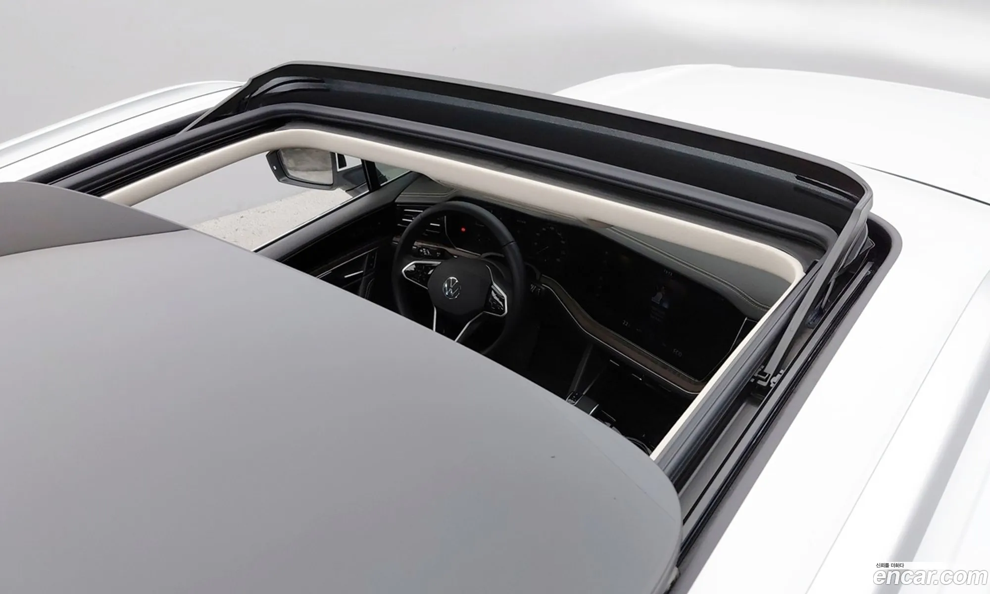 Volkswagen Touareg 2023 — 3