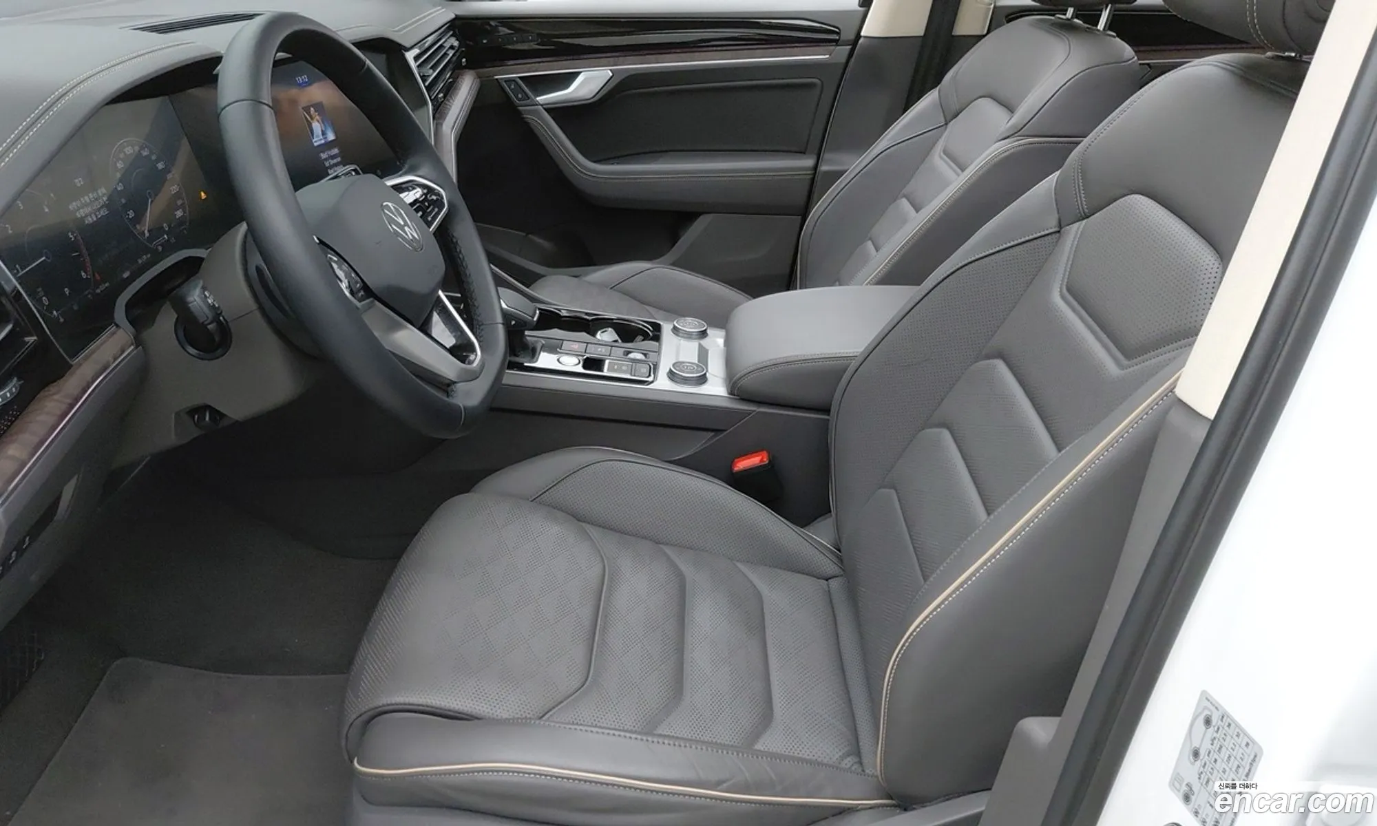 Volkswagen Touareg 2023 — 12