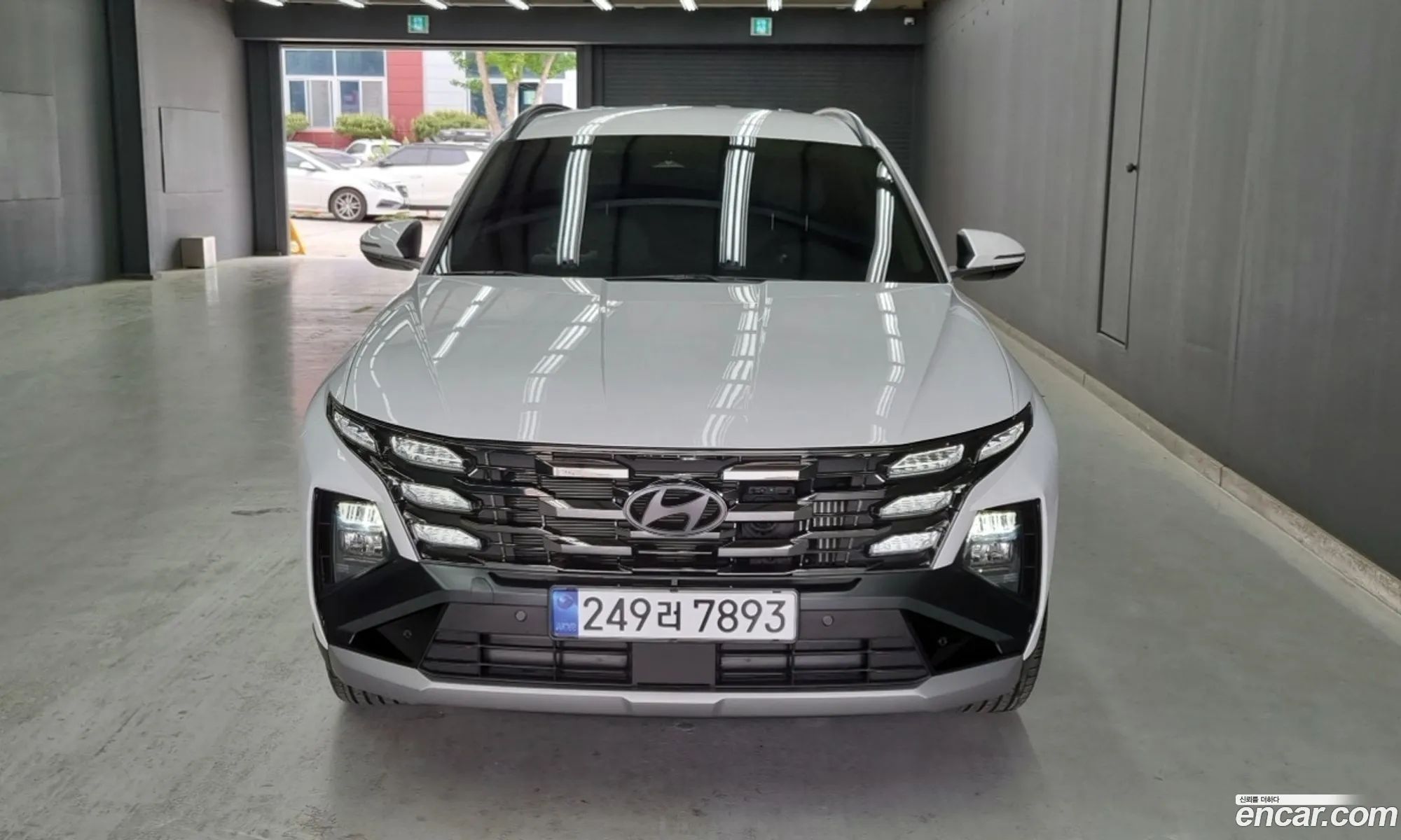 Hyundai Tucson Hybrid 2025 — 16
