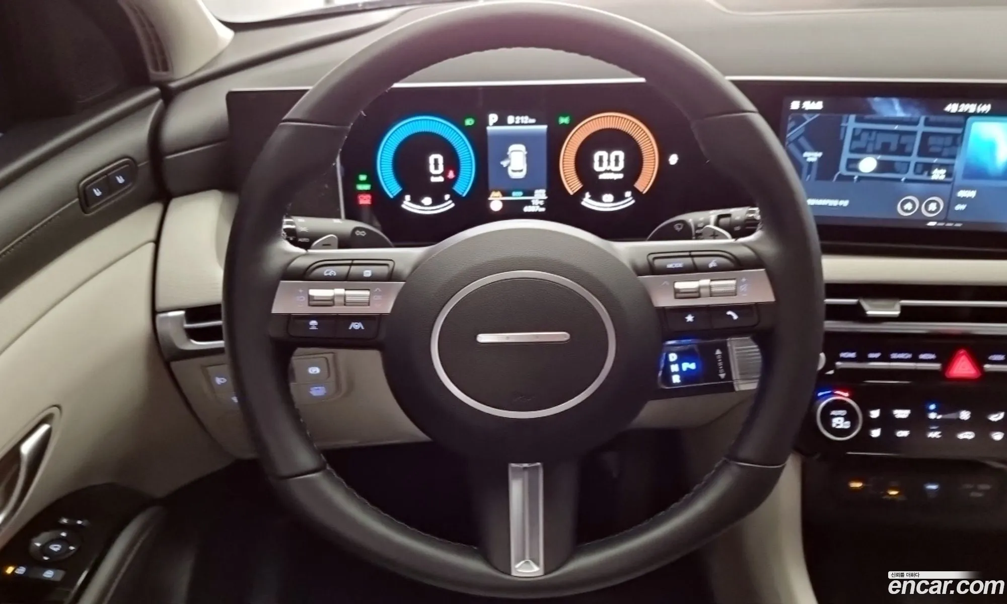 Hyundai Tucson Hybrid 2025 — 8