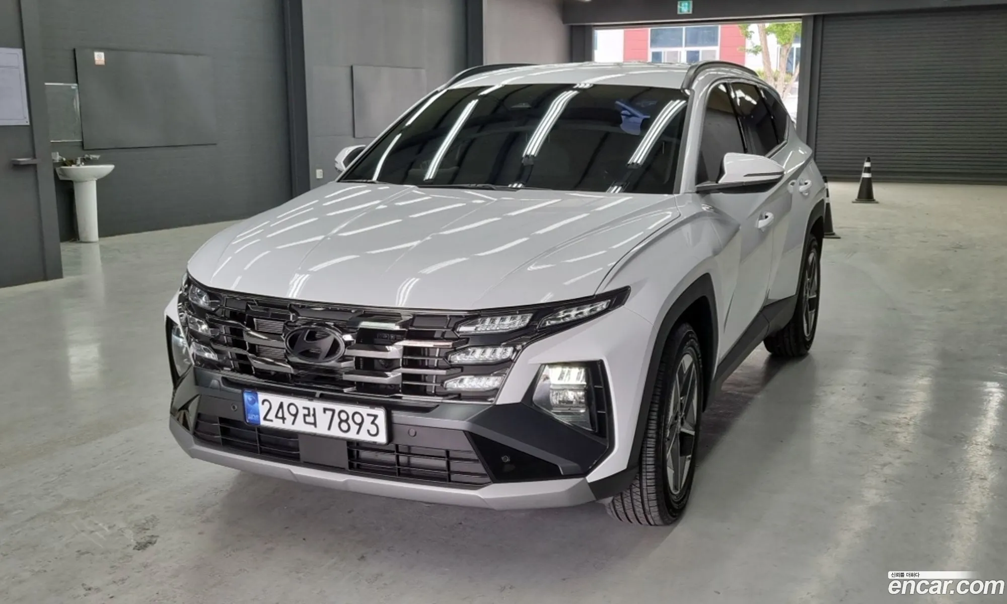 Hyundai Tucson Hybrid 2025 — 17