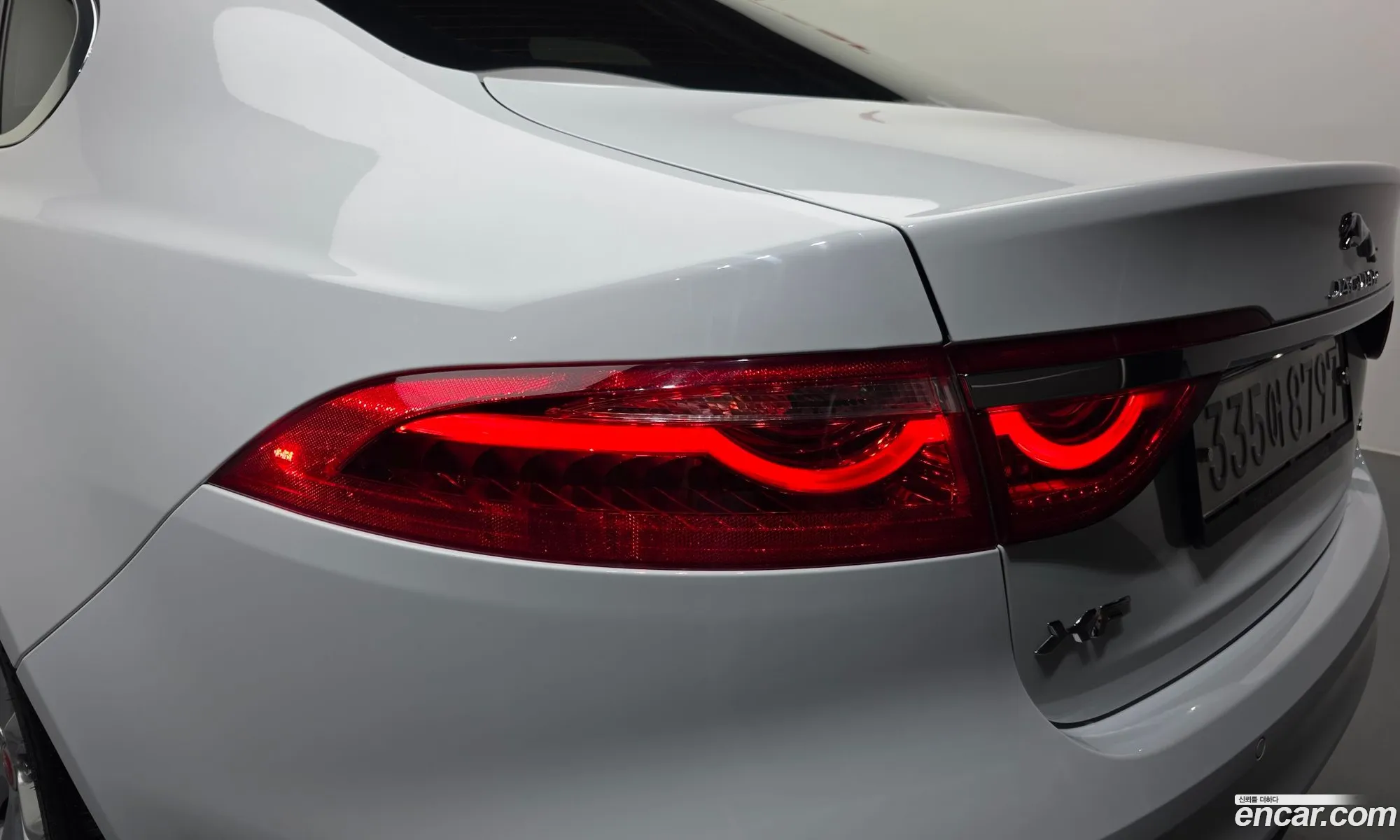 Jaguar XF 2019 SAJBB4BN2KCY76302 — 24