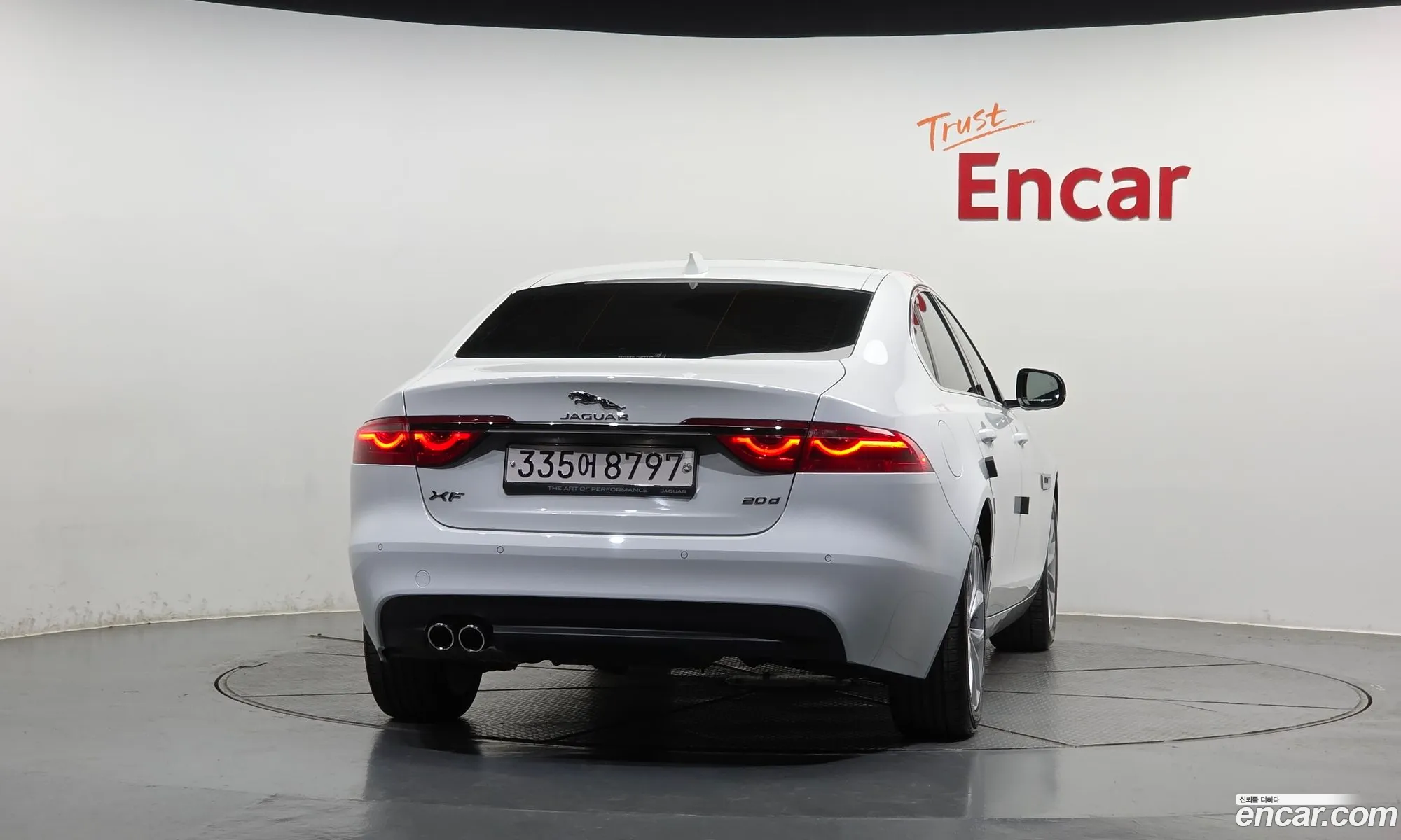 Jaguar XF 2019 SAJBB4BN2KCY76302 — 18