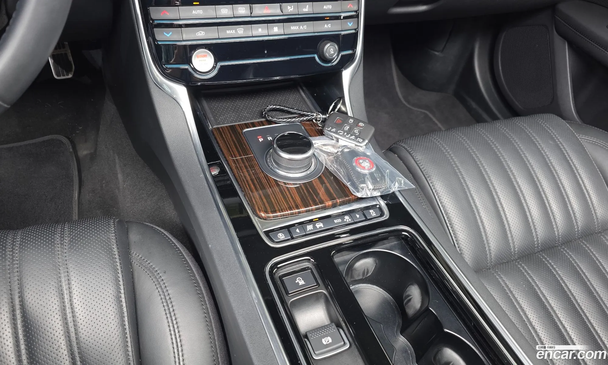 Jaguar XF 2019 SAJBB4BN2KCY76302 — 27