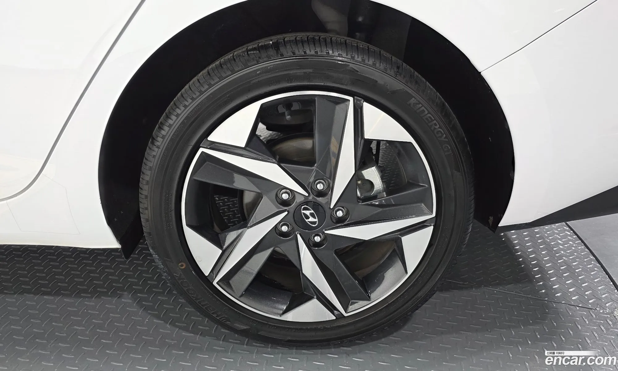 Hyundai Elantra 2021 — 13