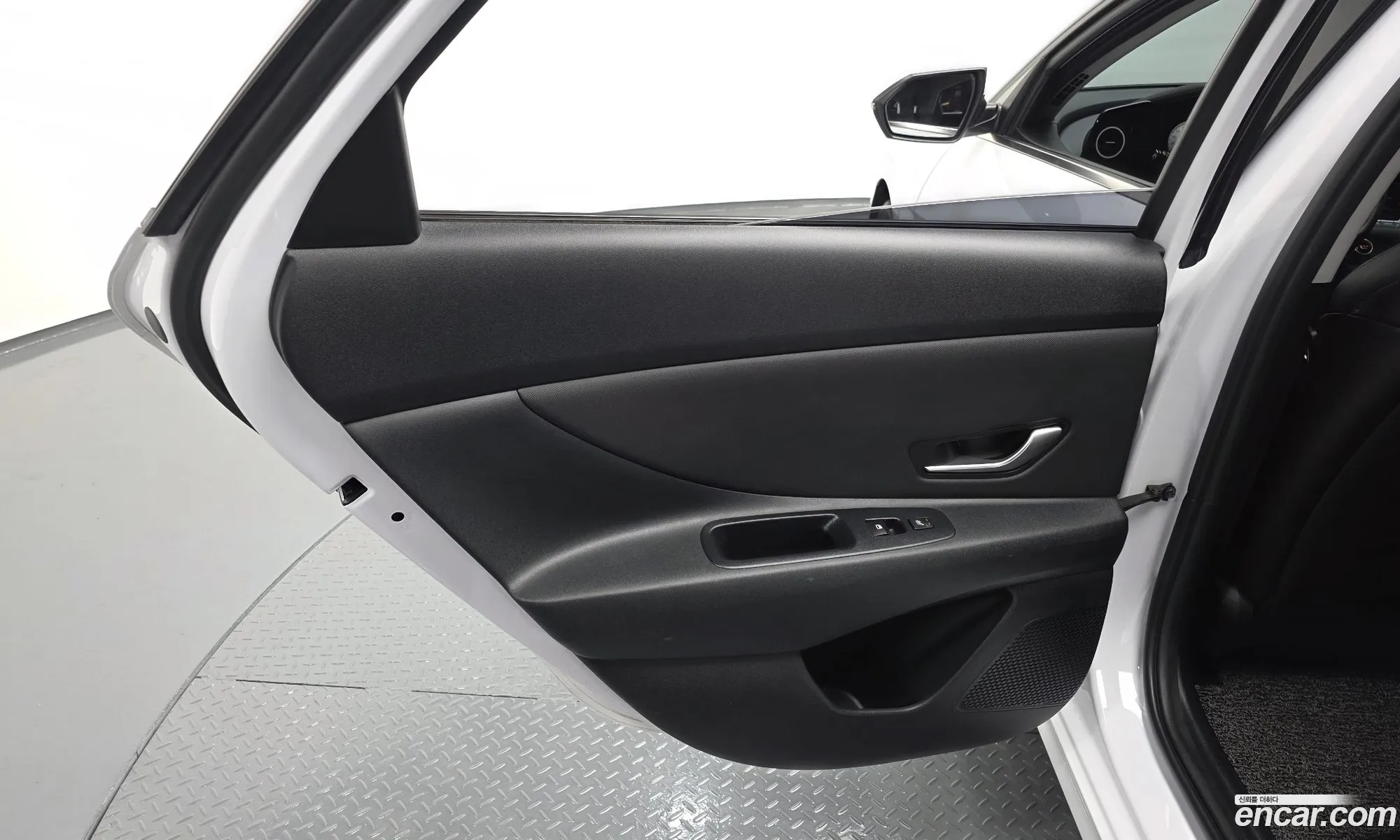 Hyundai Elantra 2021 — 28