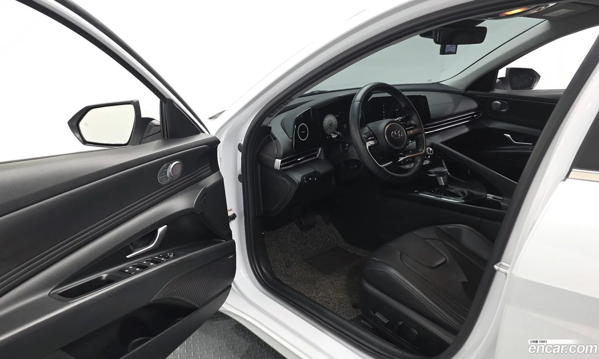 Hyundai Elantra 2021 — 17