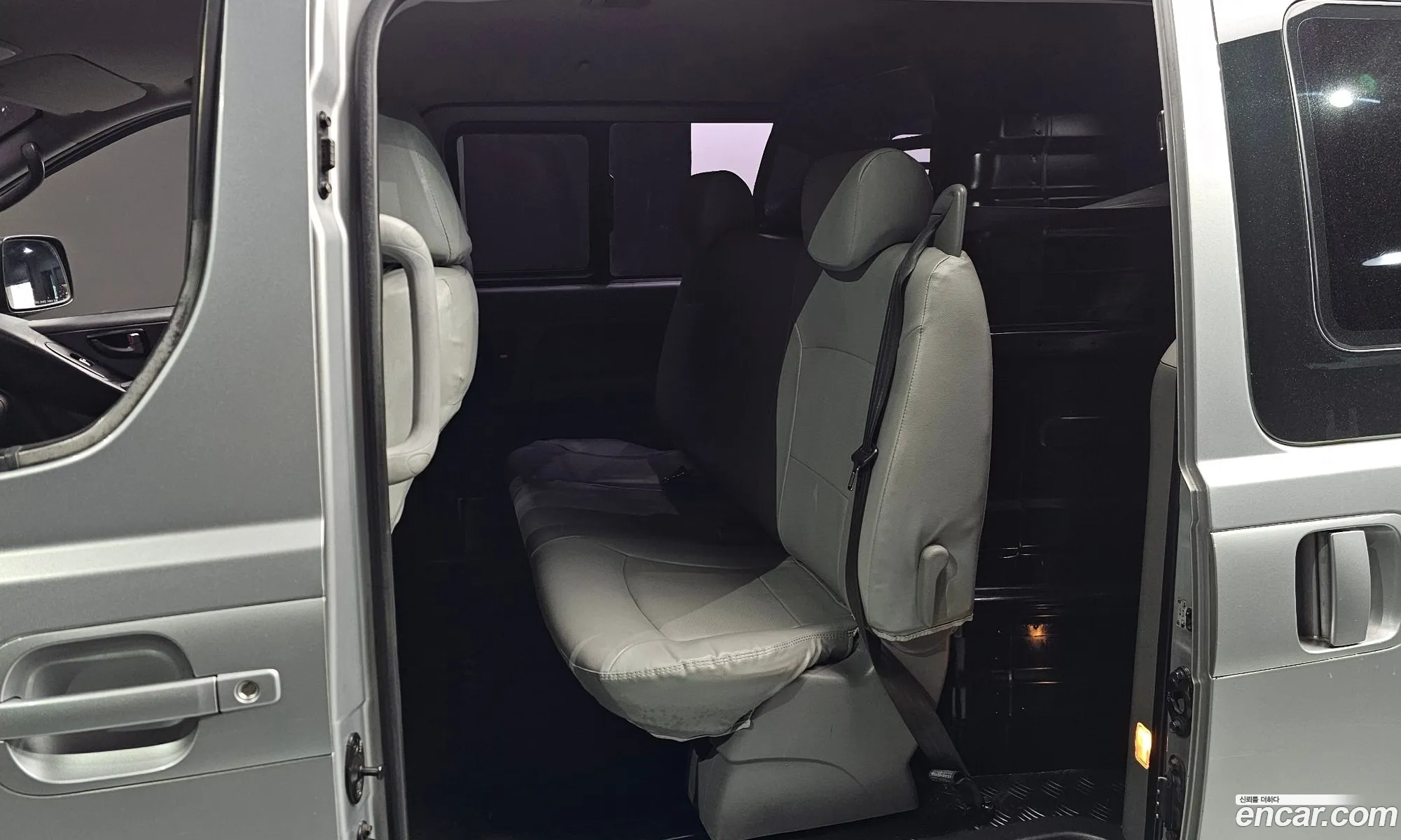 Hyundai Grand Starex 2017 — 15