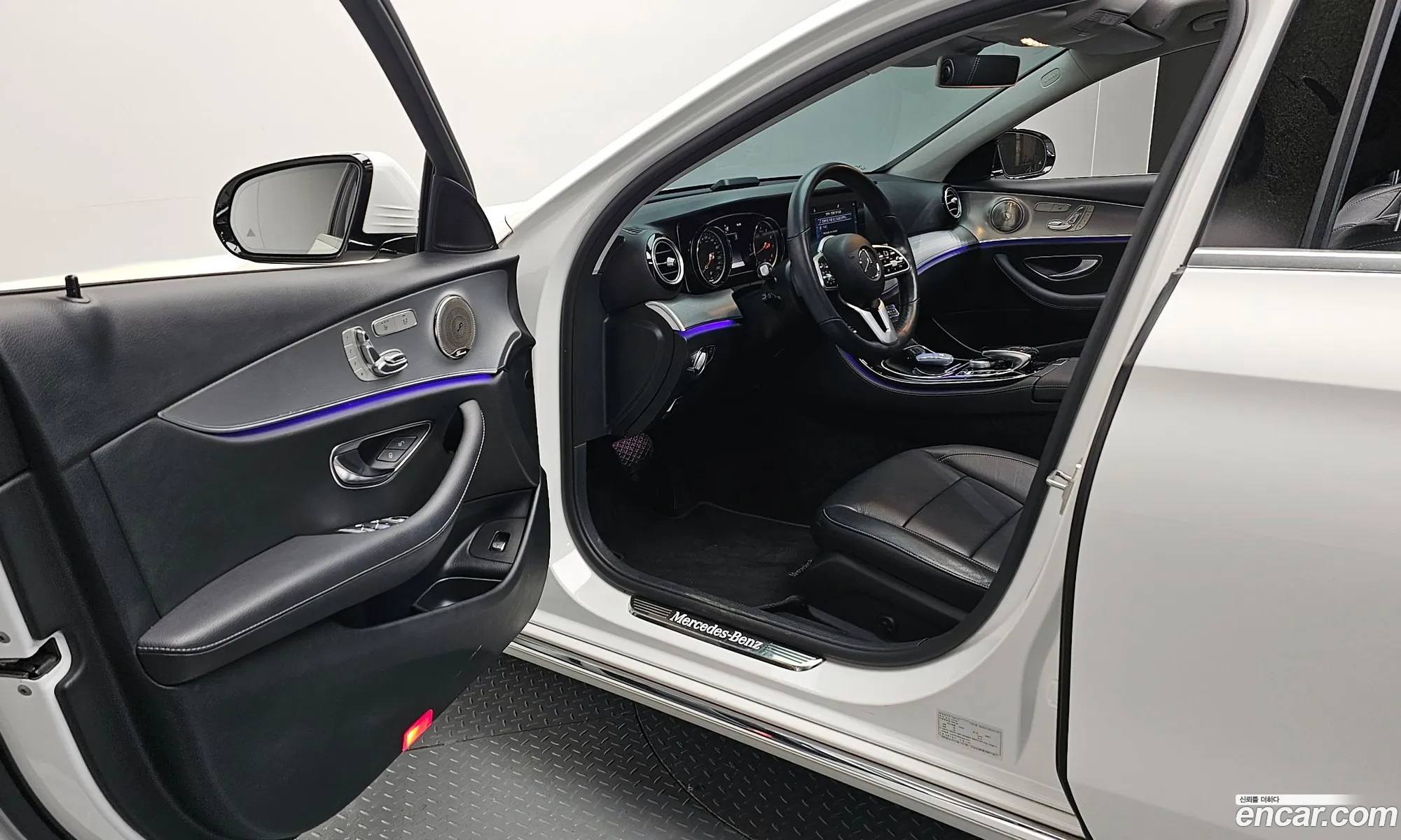 Mercedes-Benz E-Class W213 2019 WDDZF4JB9KA637565 — 10