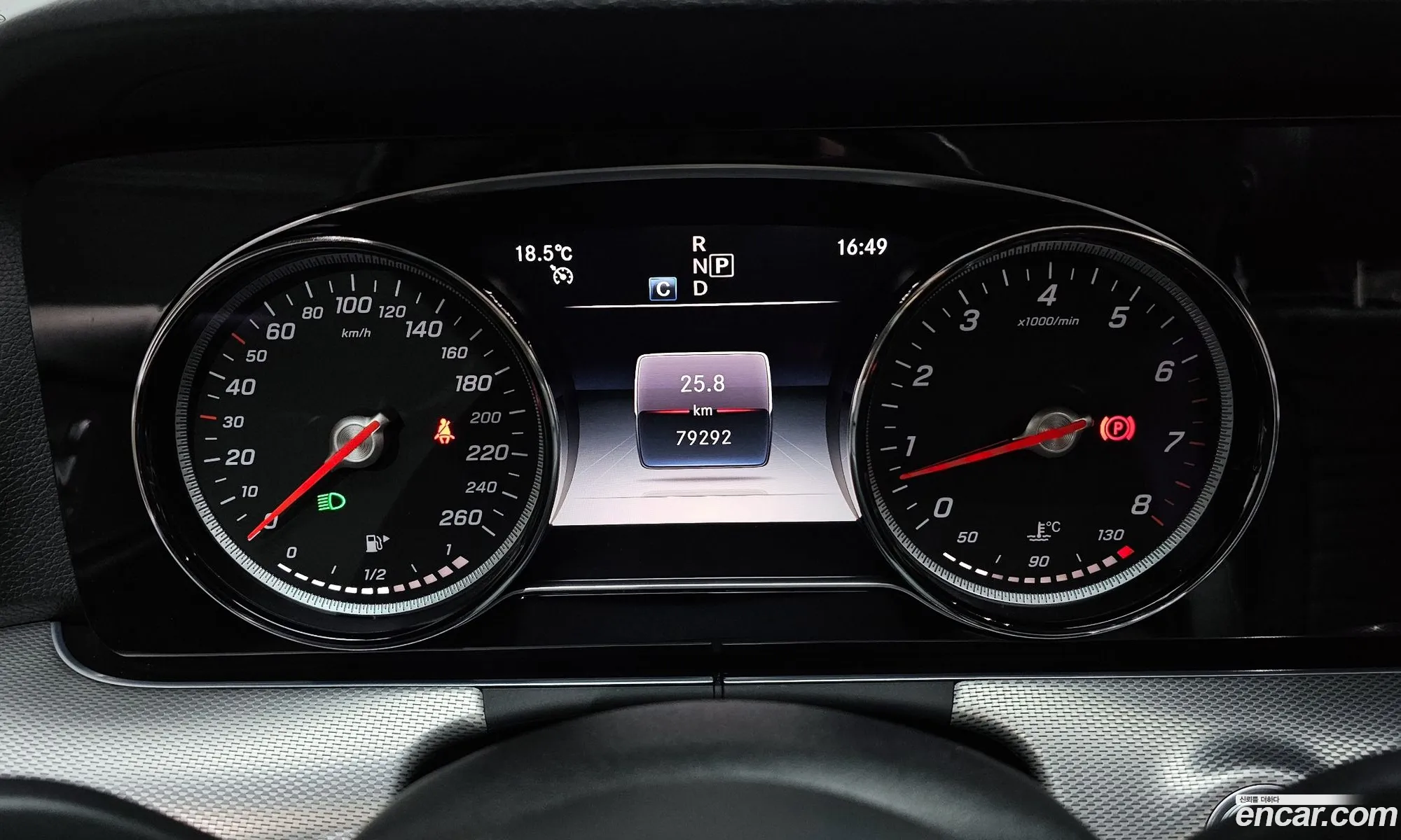 Mercedes-Benz E-Class W213 2019 WDDZF4JB9KA637565 — 17