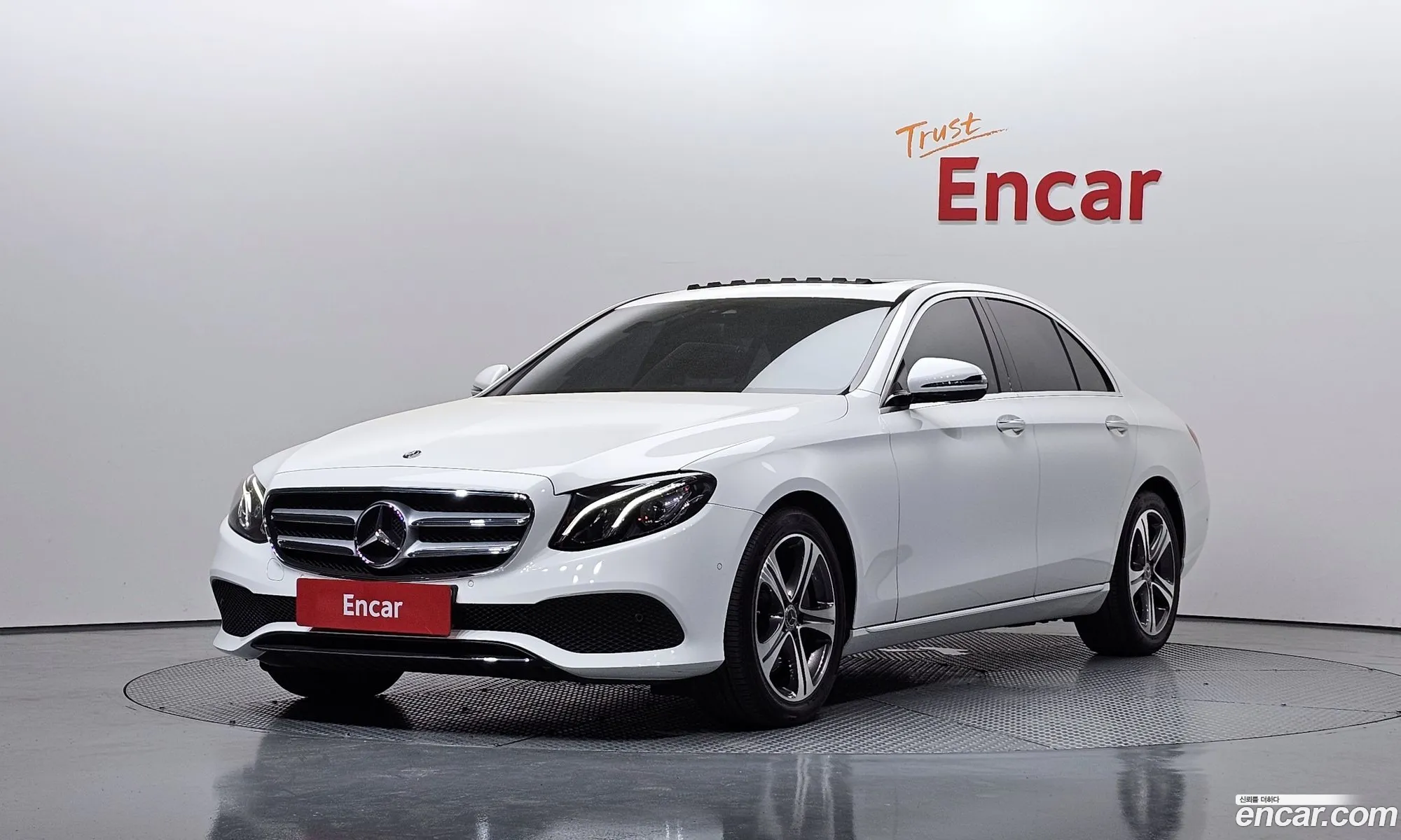 Mercedes-Benz E-Class W213 2019 WDDZF4JB9KA637565 — 4