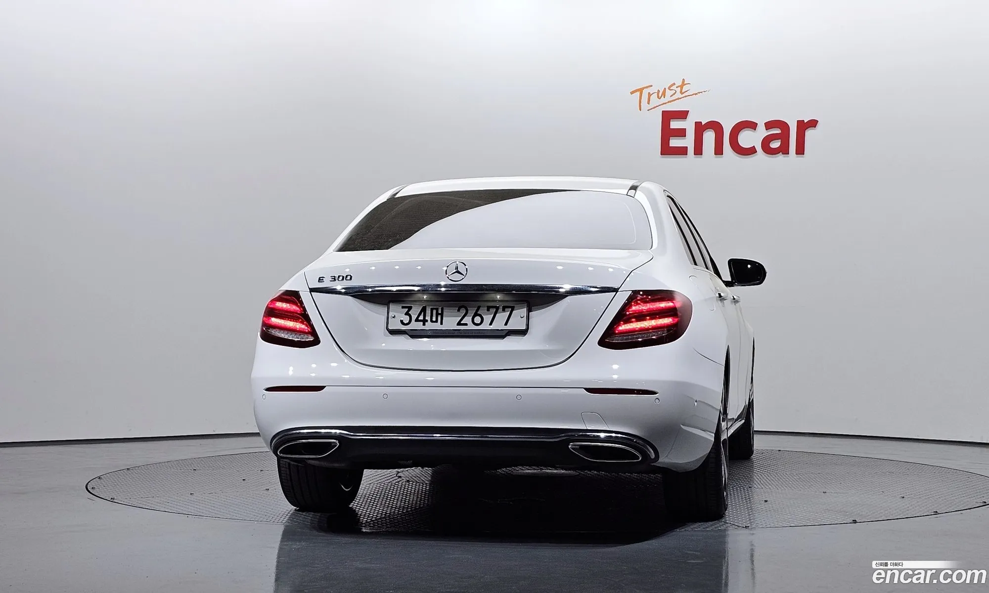 Mercedes-Benz E-Class W213 2019 WDDZF4JB9KA637565 — 3