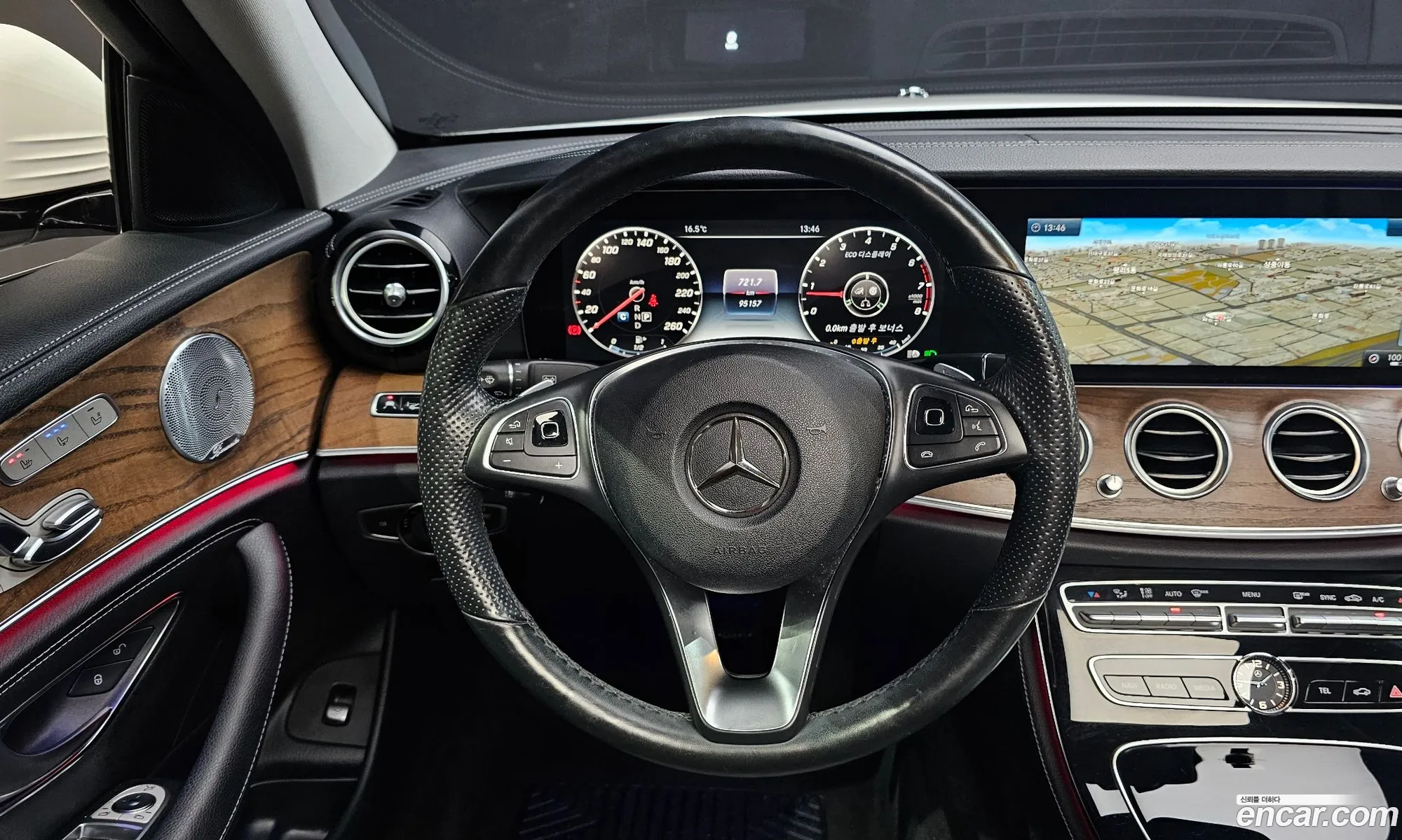 Mercedes-Benz E-Class W213 2018 WDDZF4JB5JA359553 — 12