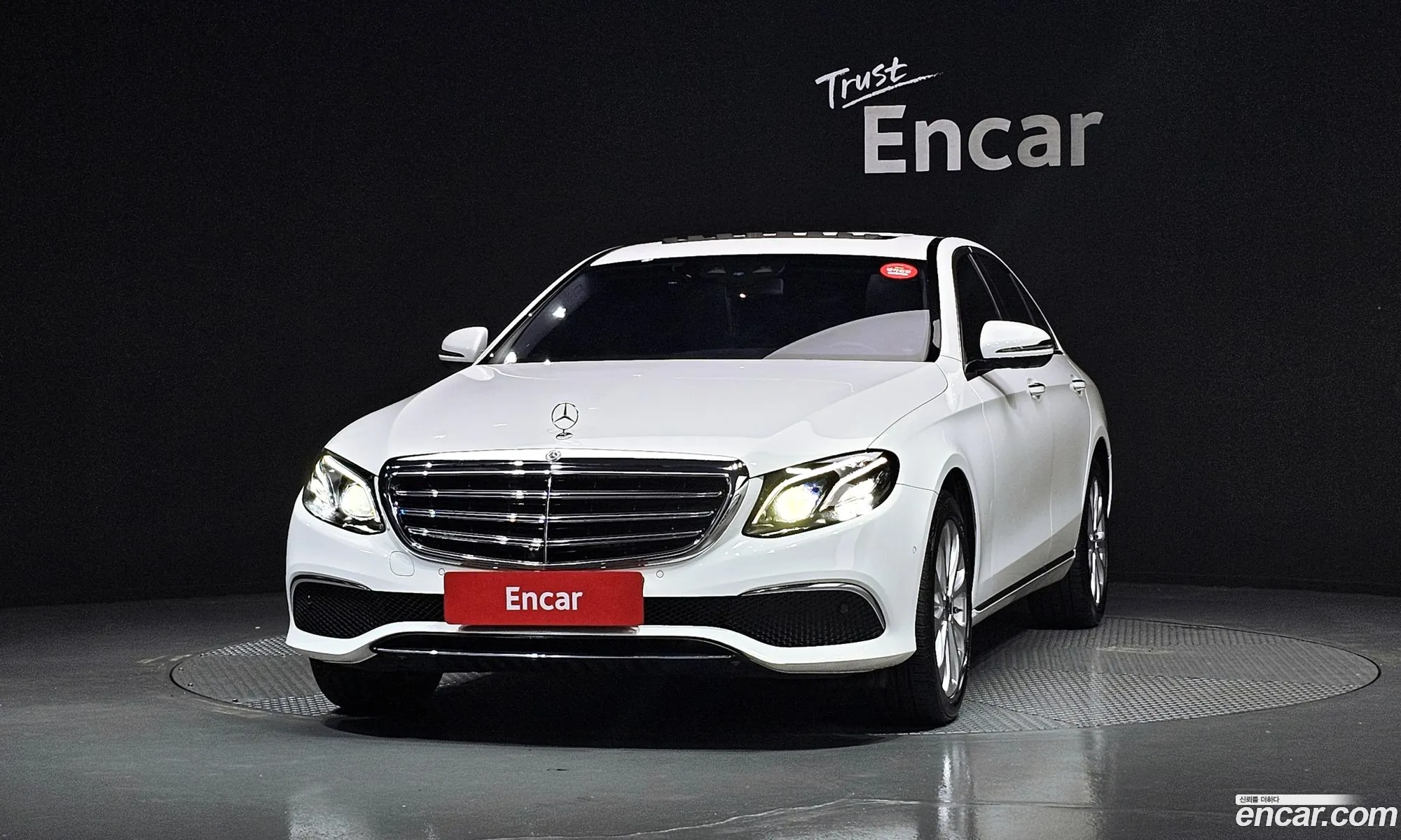 Mercedes-Benz E-Class W213 2018 WDDZF4JB5JA359553 — 10