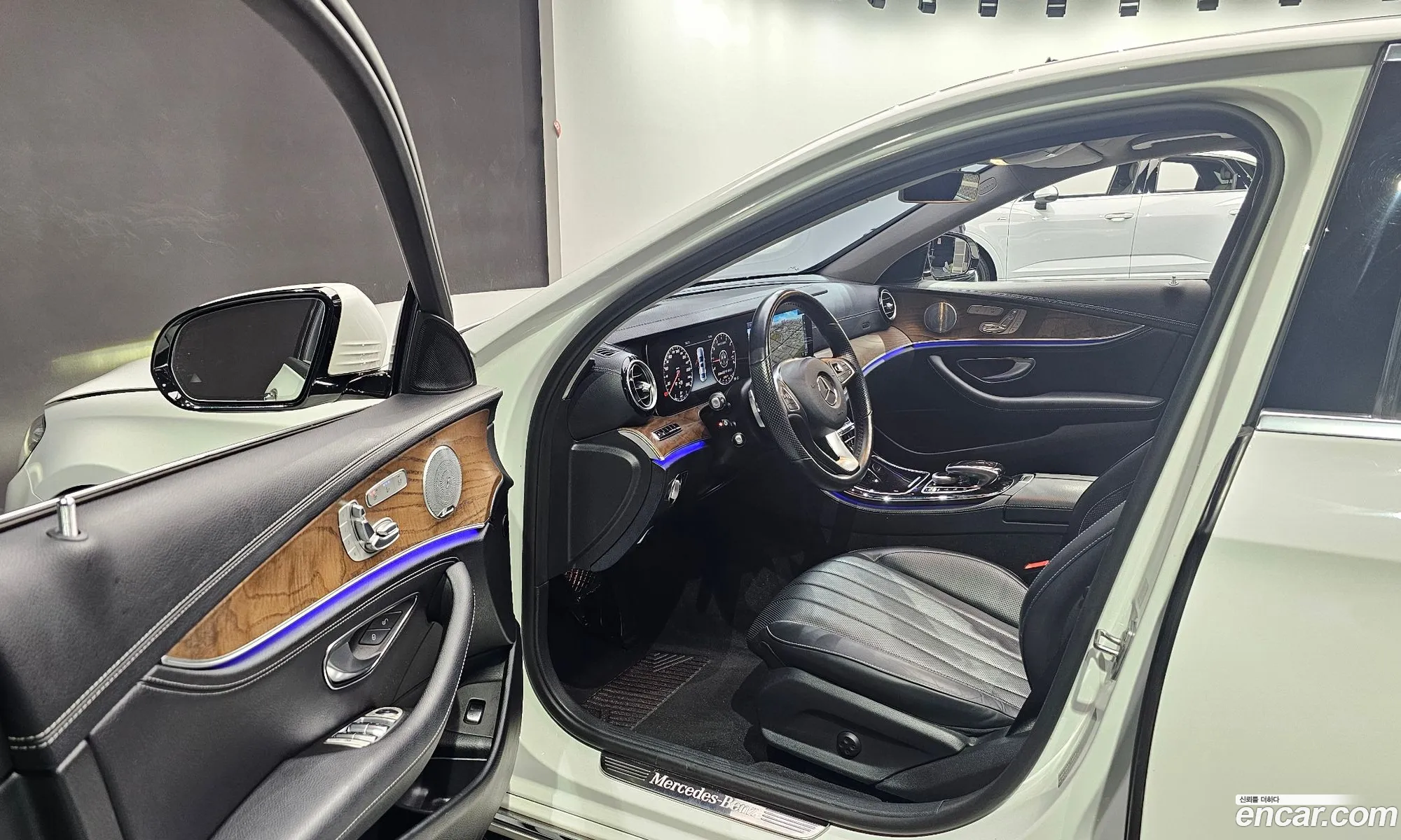 Mercedes-Benz E-Class W213 2018 WDDZF4JB5JA359553 — 6