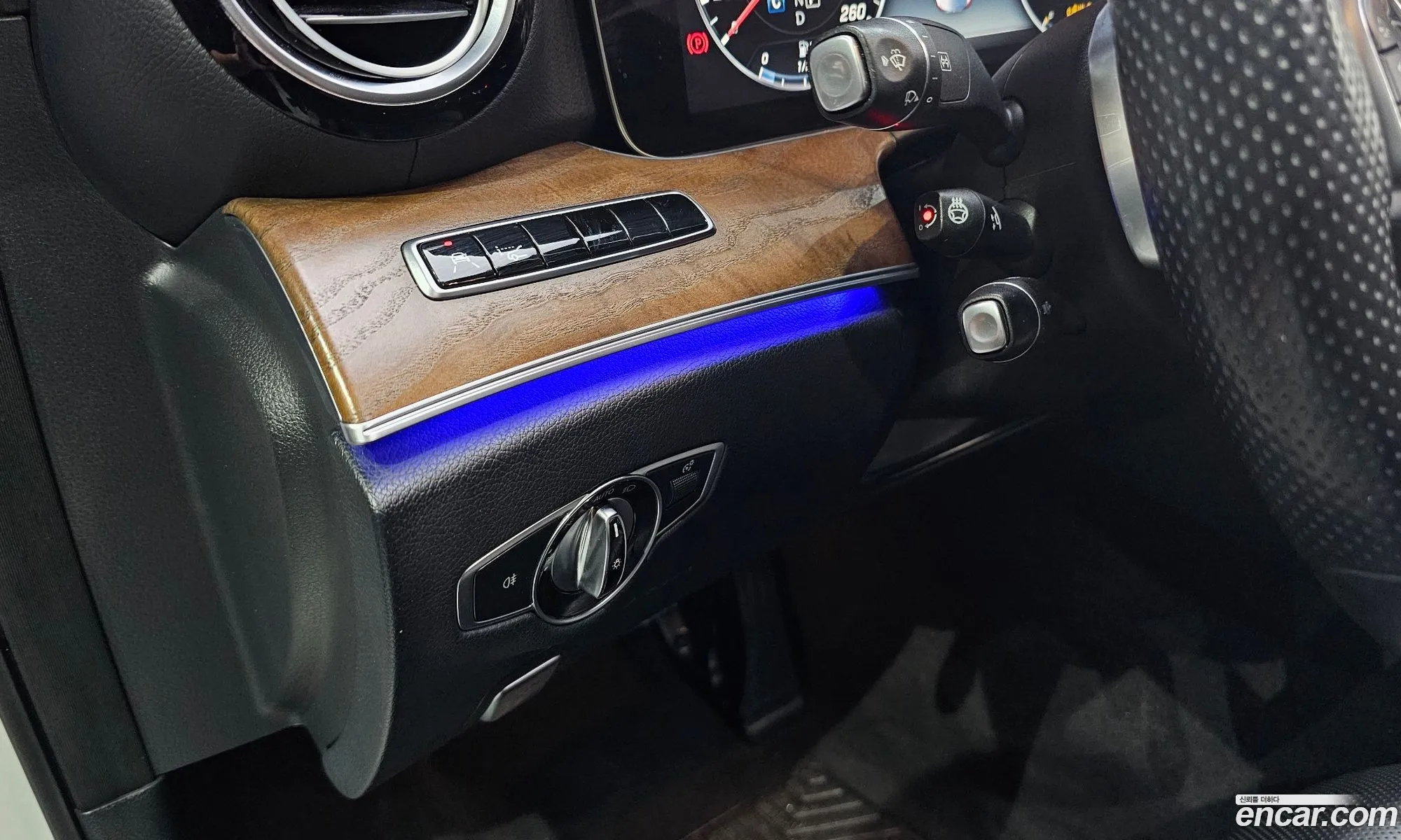 Mercedes-Benz E-Class W213 2018 WDDZF4JB5JA359553 — 9