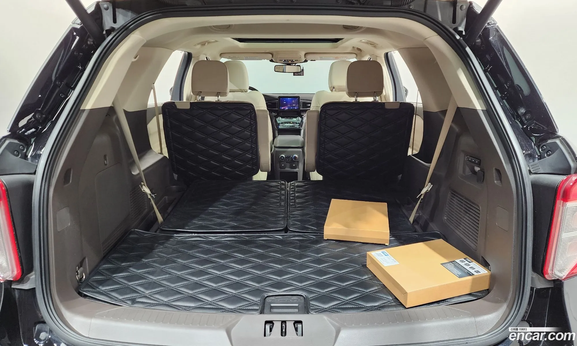 Ford Explorer 6th Gen 2021 1FM5K8HC7MGC01786 — 7