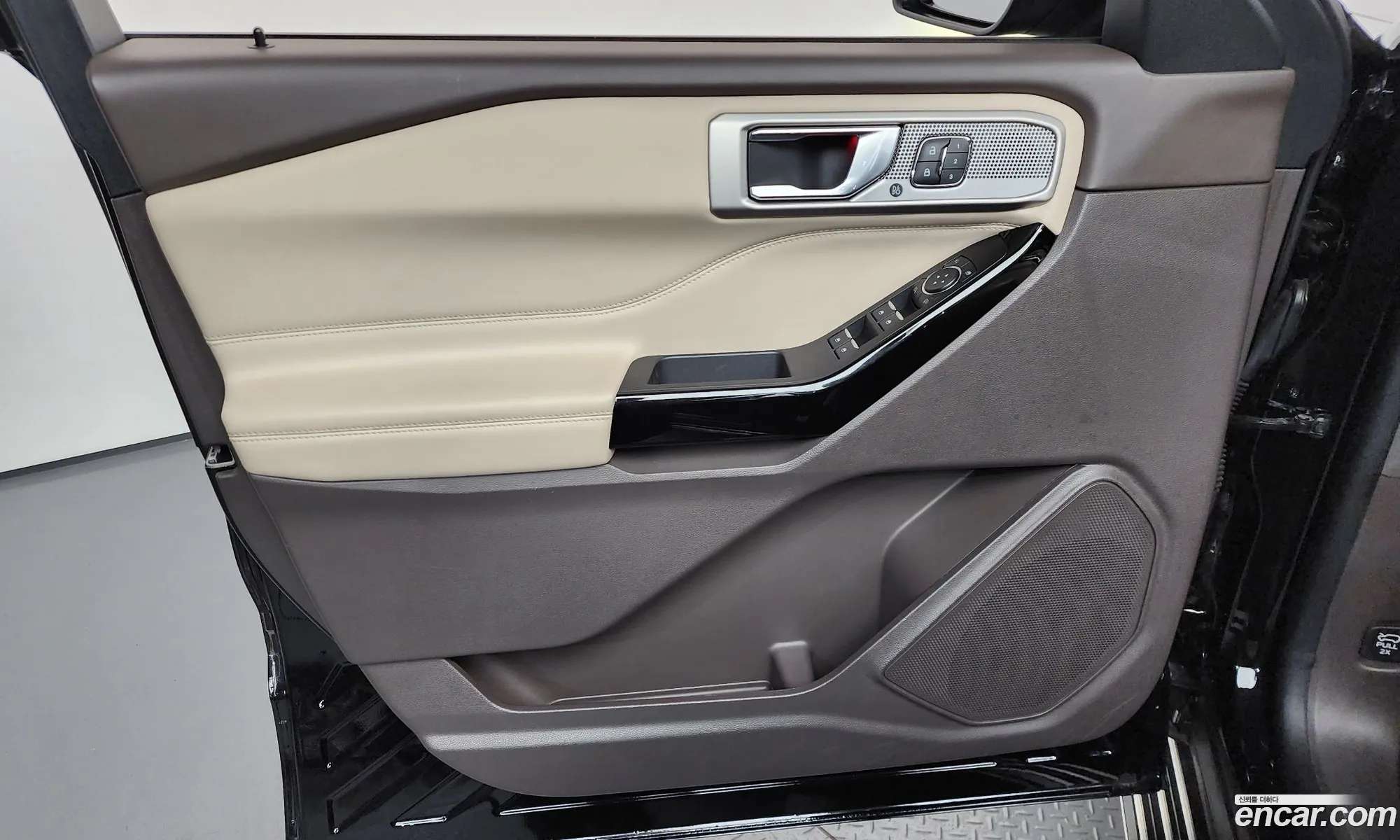 Ford Explorer 6th Gen 2021 1FM5K8HC7MGC01786 — 24