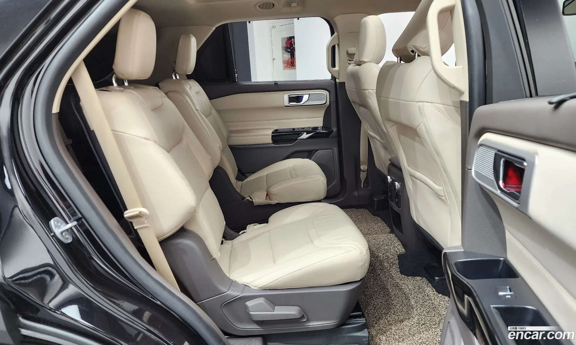 Ford Explorer 6th Gen 2021 1FM5K8HC7MGC01786 — 21