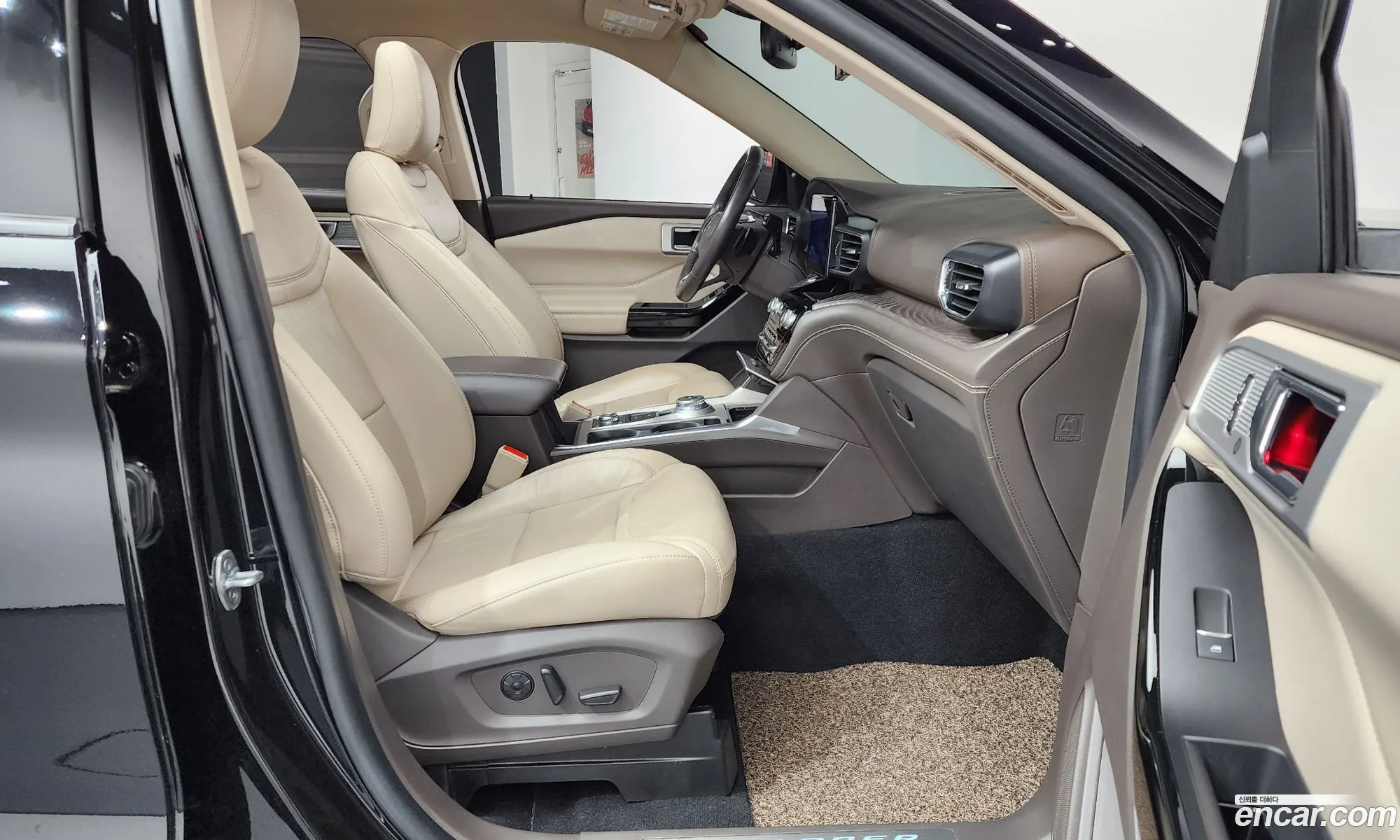 Ford Explorer 6th Gen 2021 1FM5K8HC7MGC01786 — 32