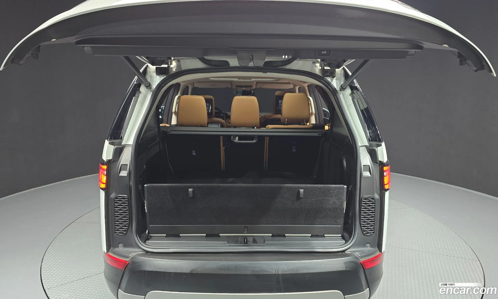 Land Rover Discovery 5 2017 SALRA2BK2HA046037 — 23