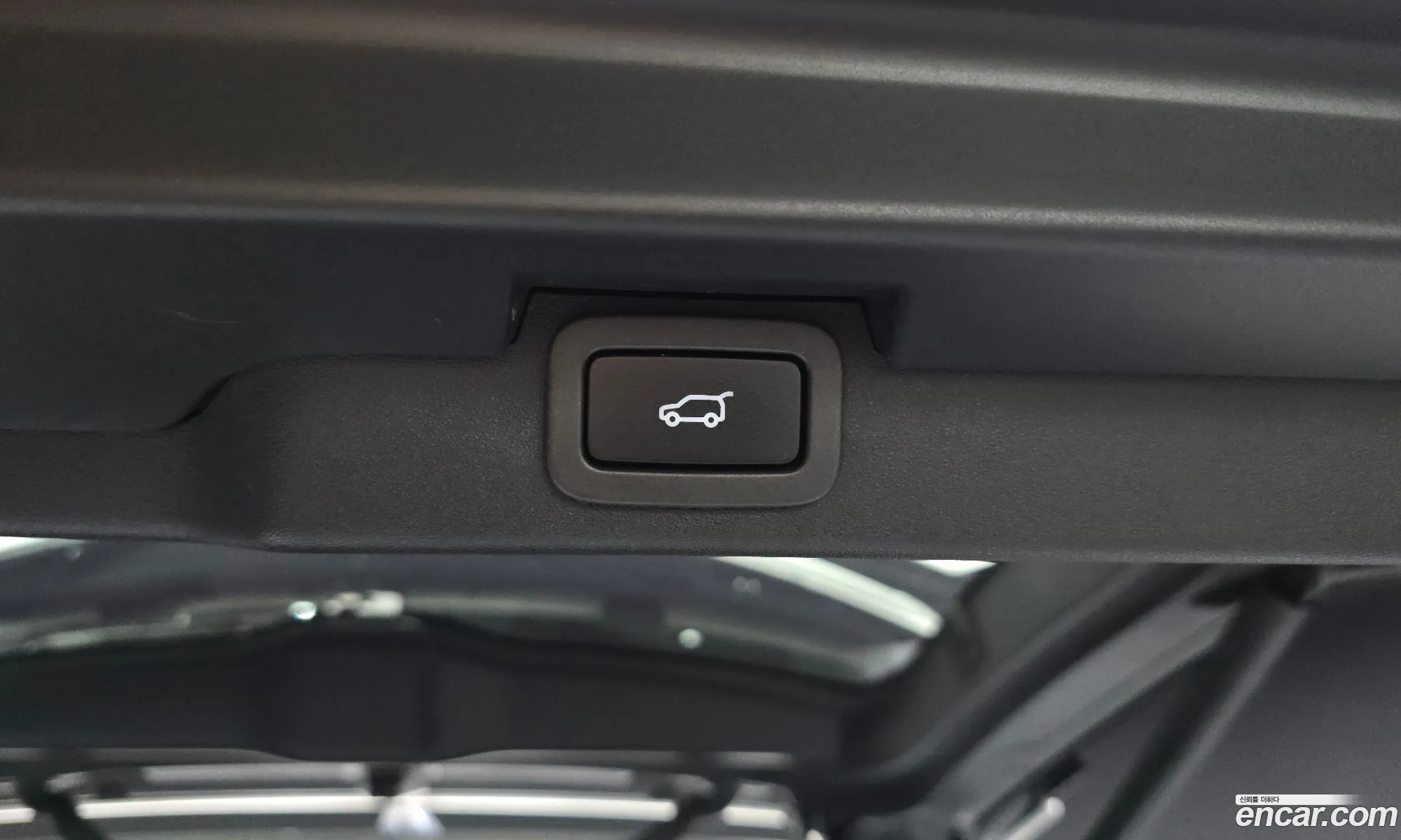 Land Rover Discovery 5 2017 SALRA2BK2HA046037 — 12